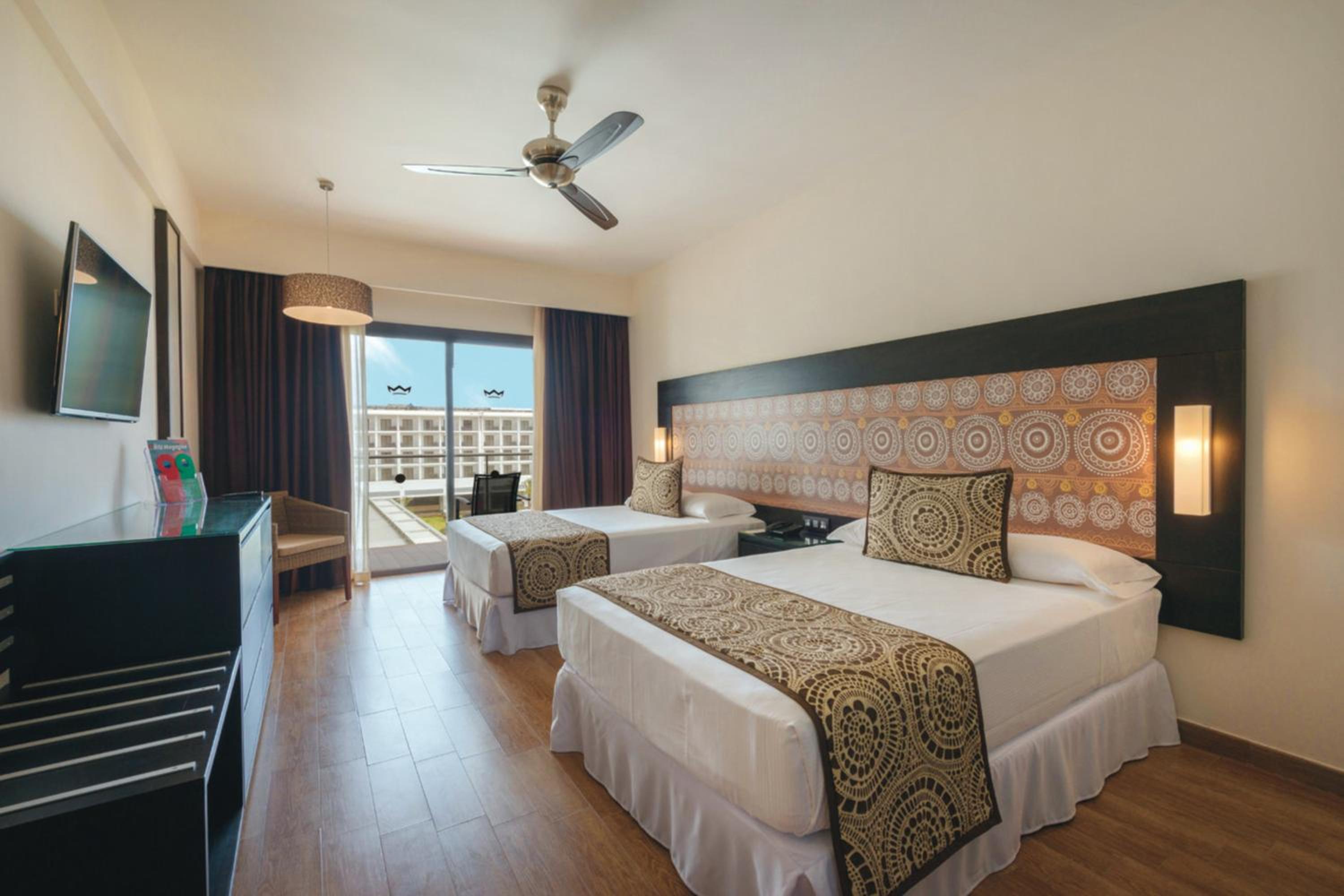 Junior Suite with Lateral Sea View - Photo 1