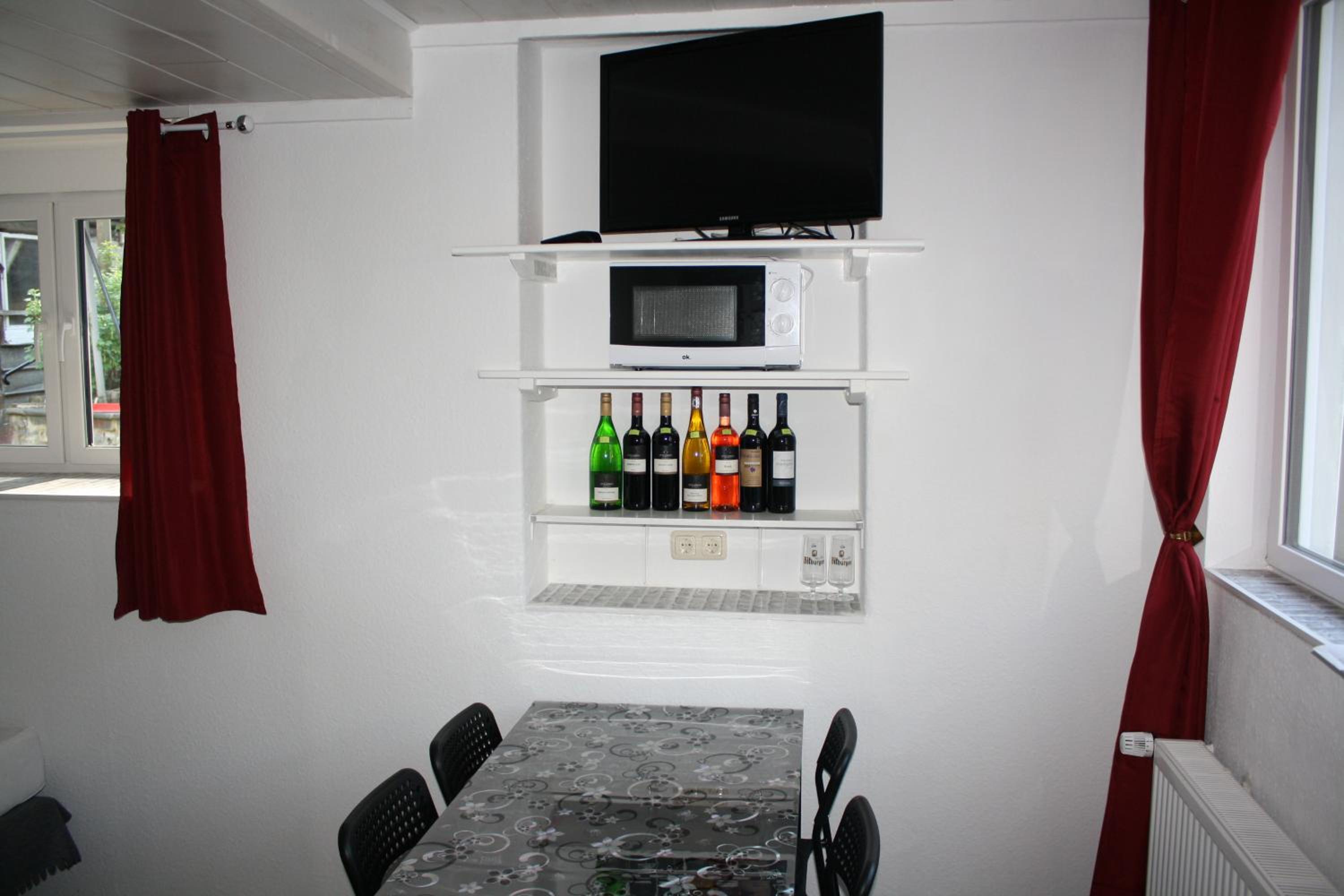 One-Bedroom Apartment photo 2