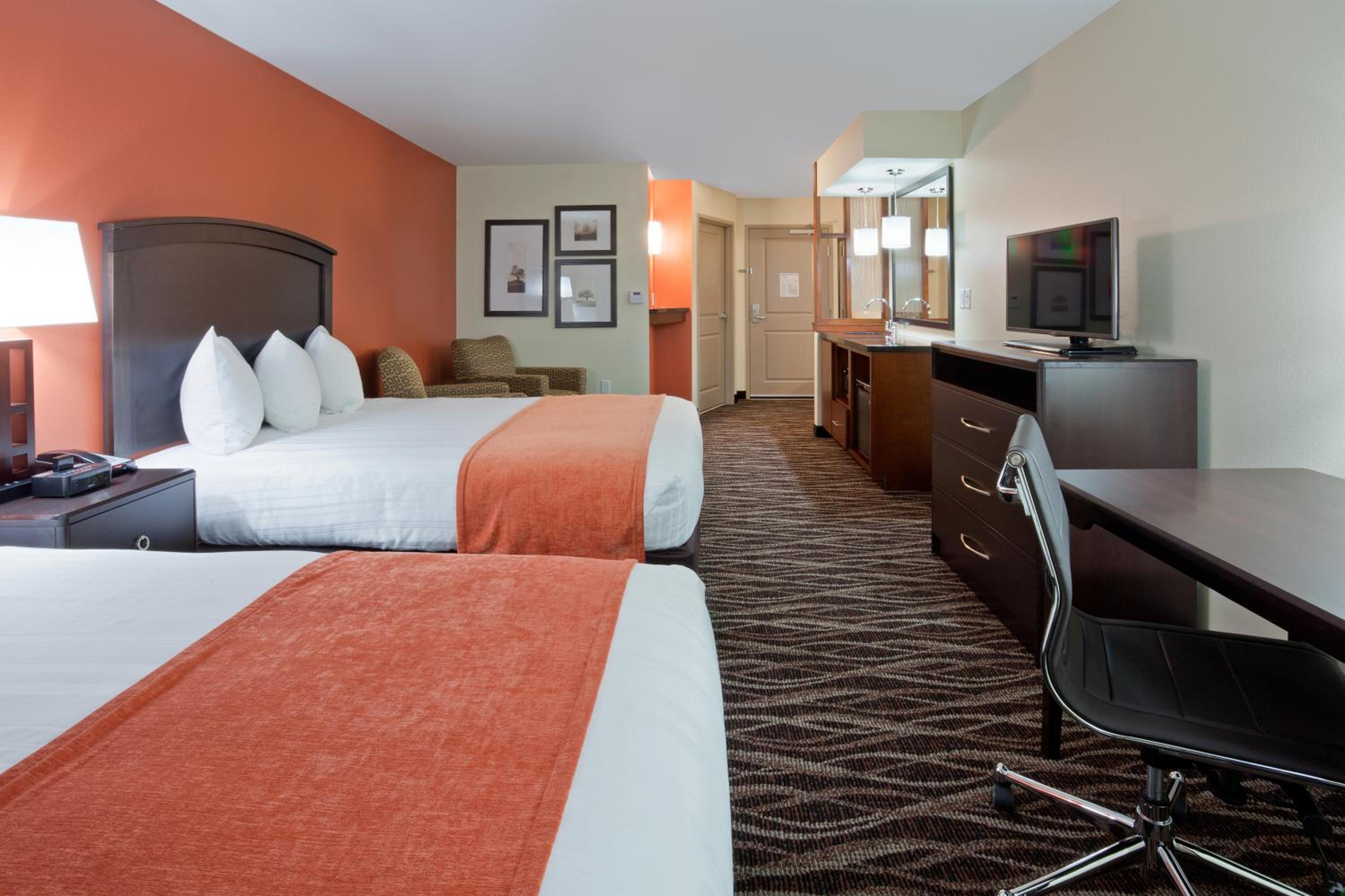 Queen Suite Studio with Two Queen Beds - Non-Smoking photo 1