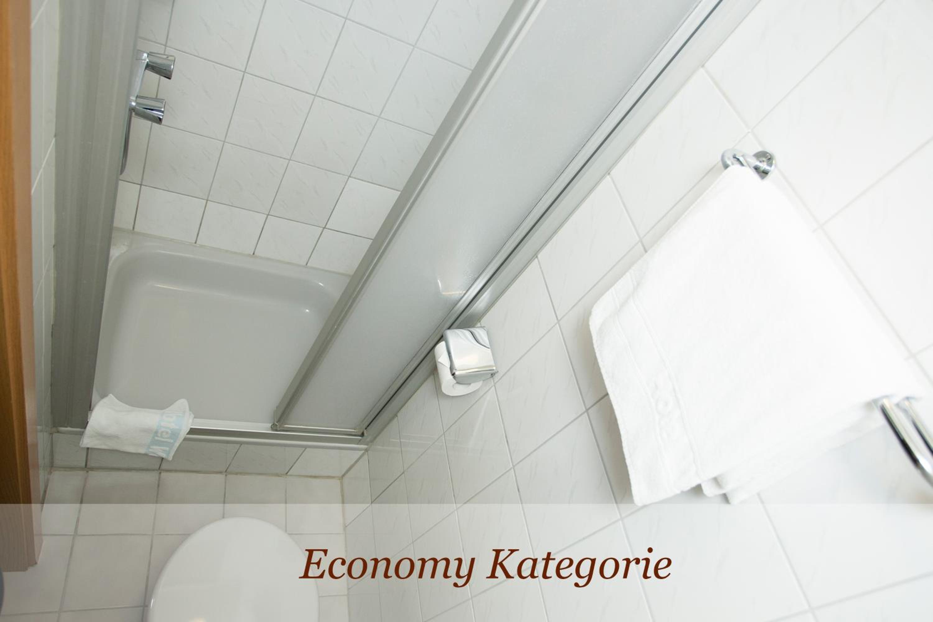 Economy Twin or Double Room - Photo 2