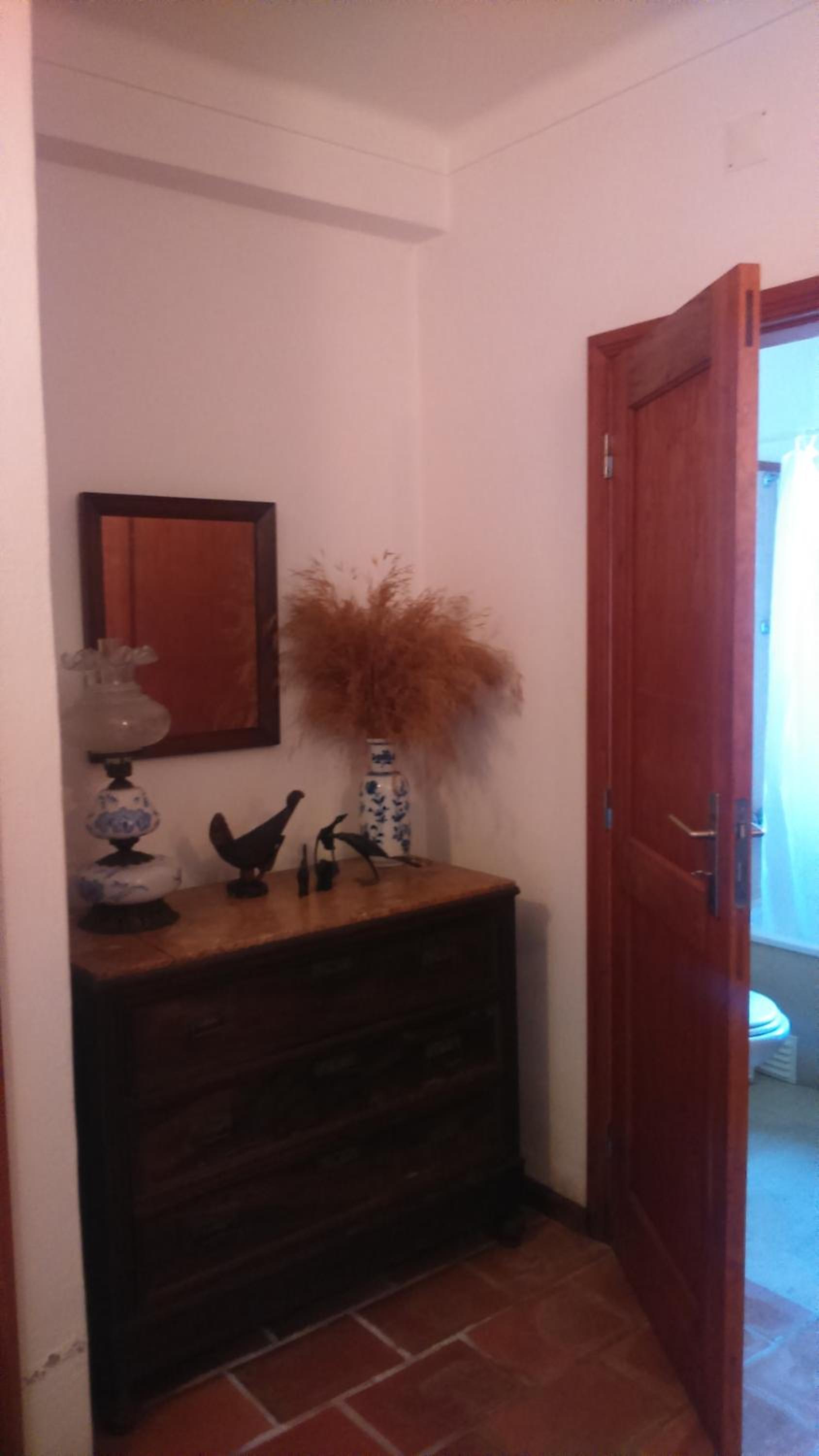 Double Room With Private Bathroom - Photo 4