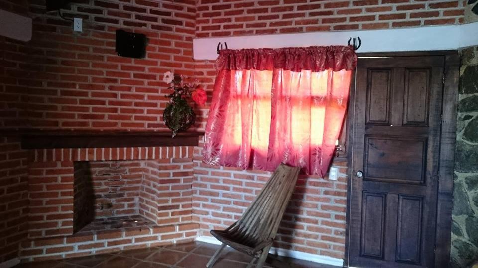 Twin Room - Photo 2