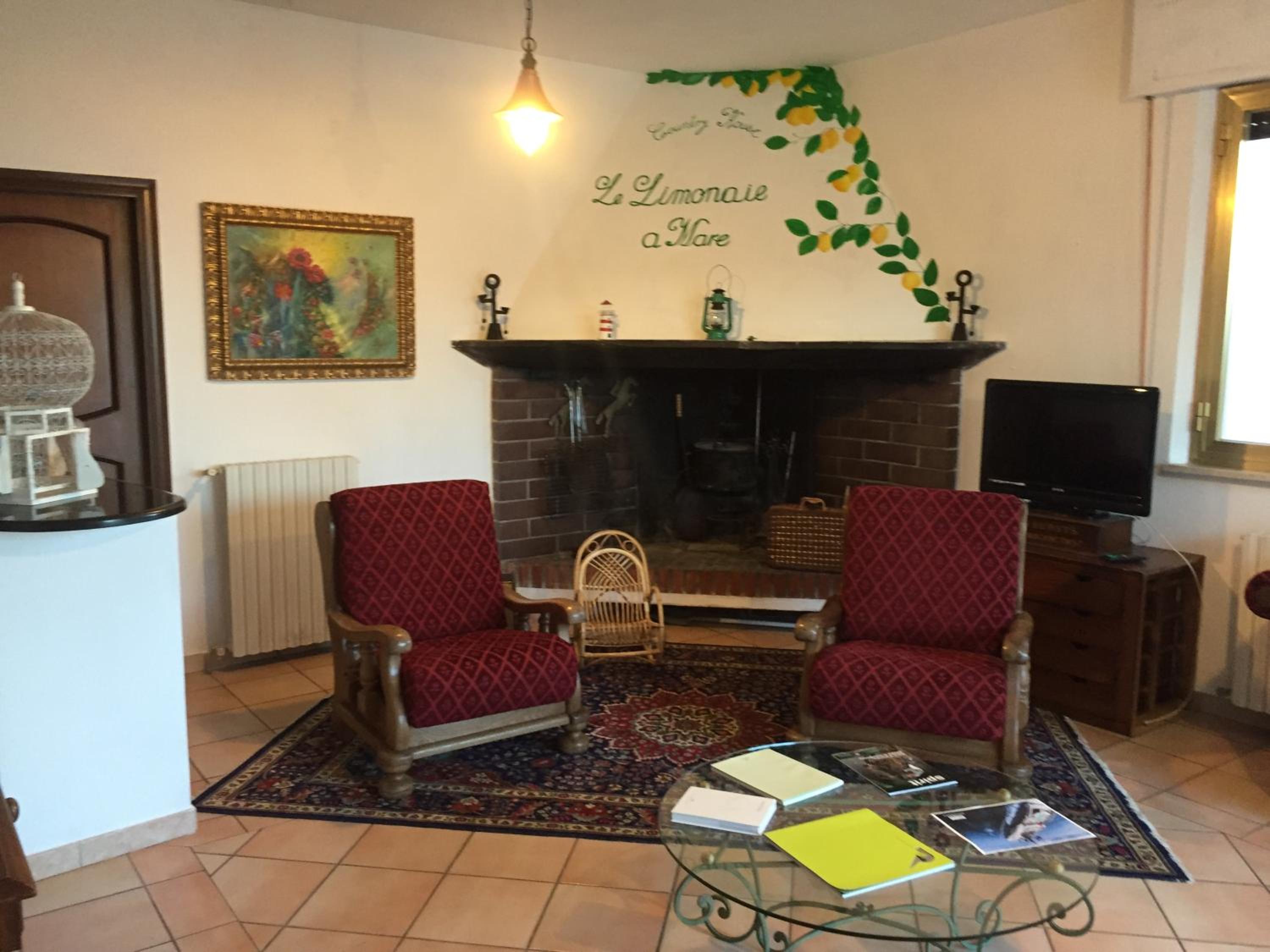 Standard Double Room - Photo 15