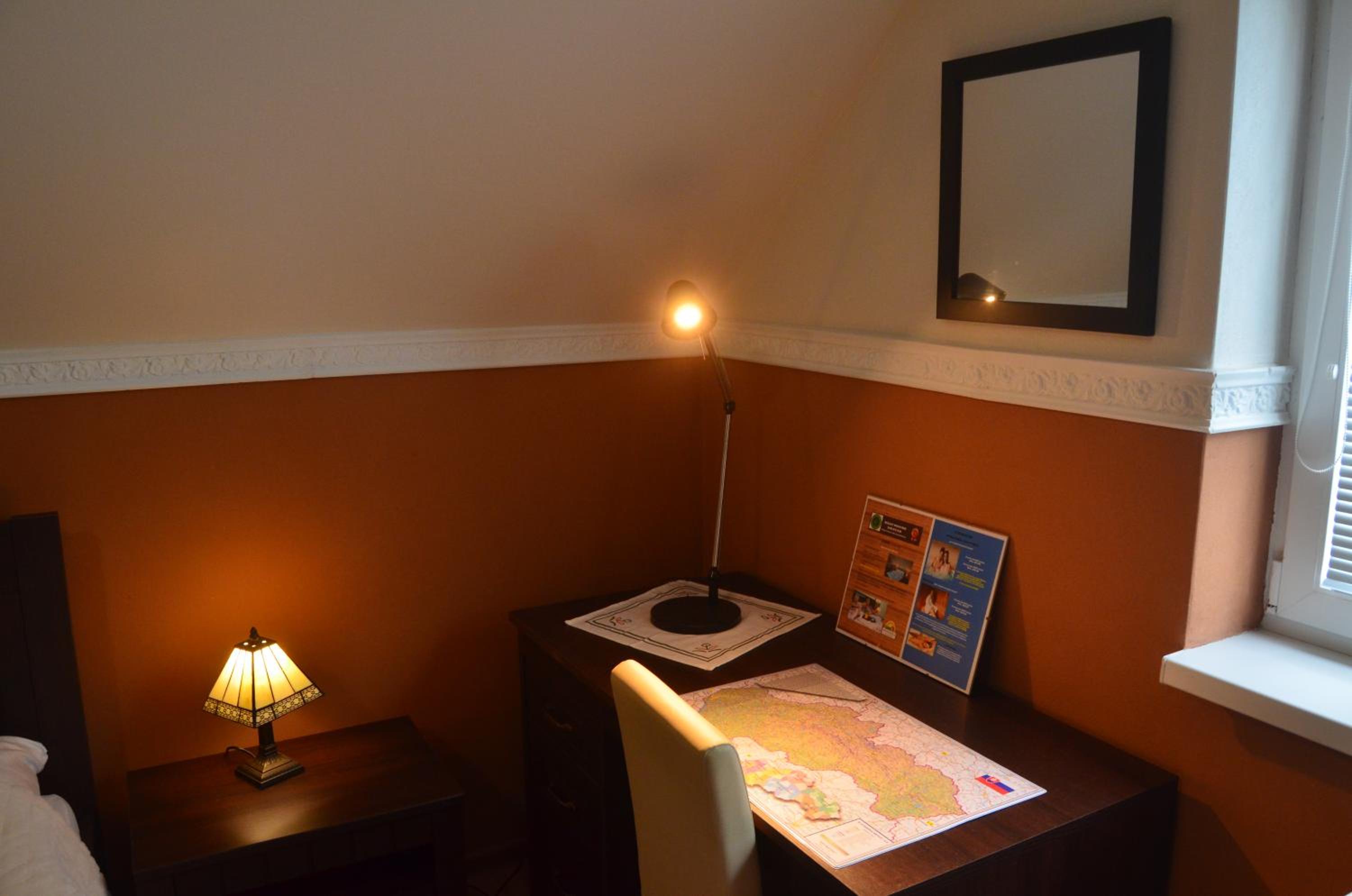 Deluxe Double Room (2 Adults + 1 Child) - Photo 13