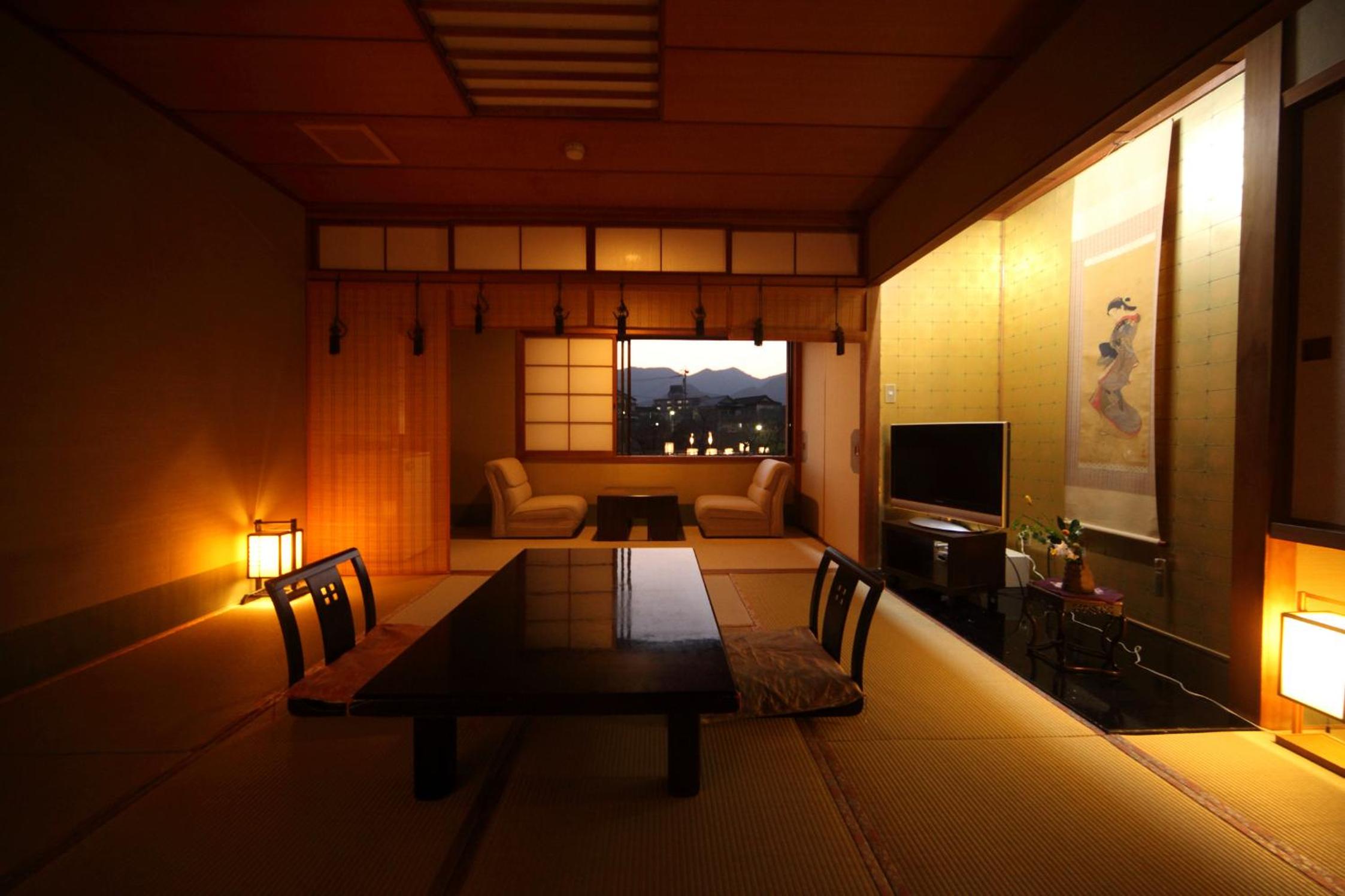 Japanese-Style Room with Private Bathroom - Photo 3