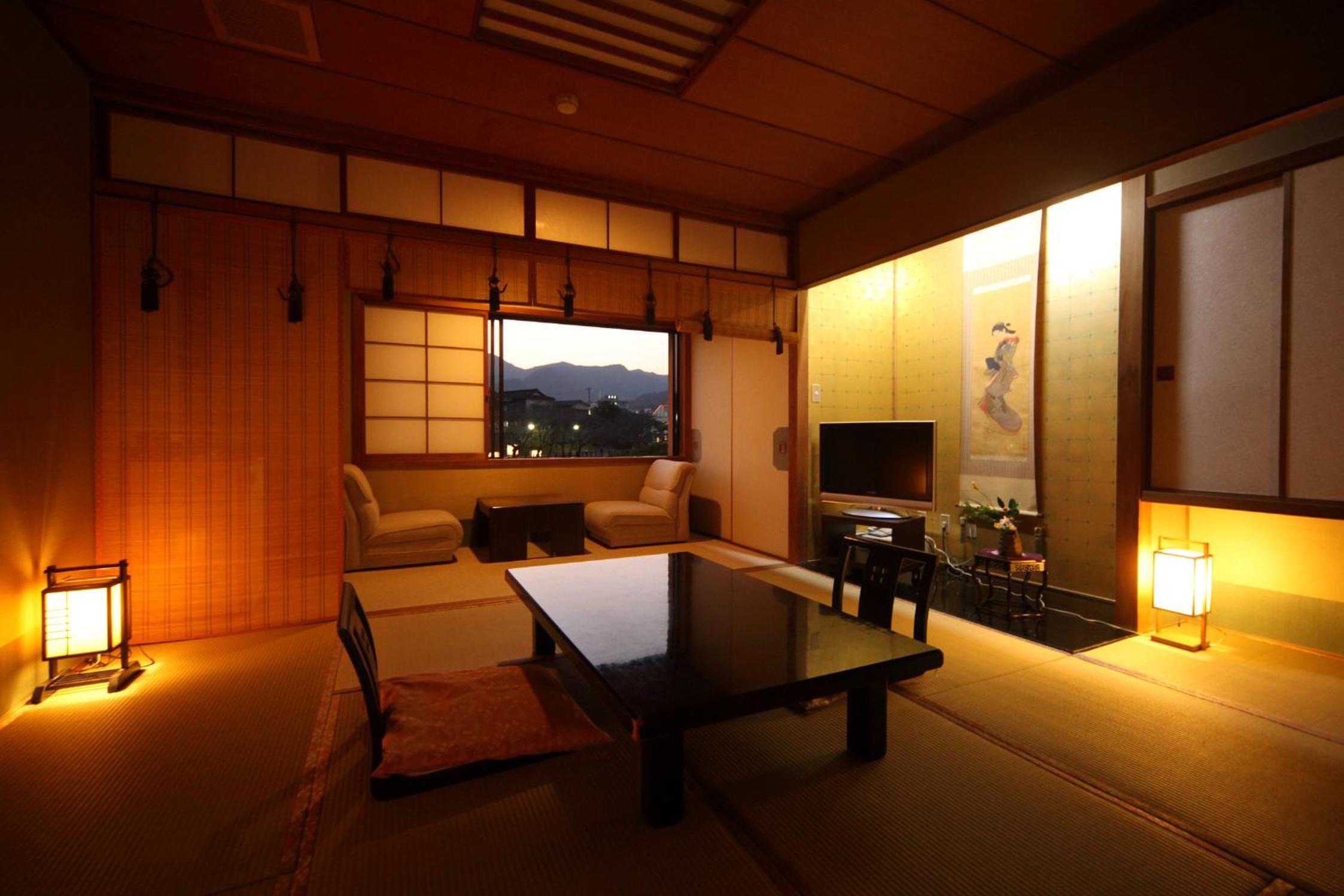 Japanese-Style Room with Private Bathroom - Photo 2