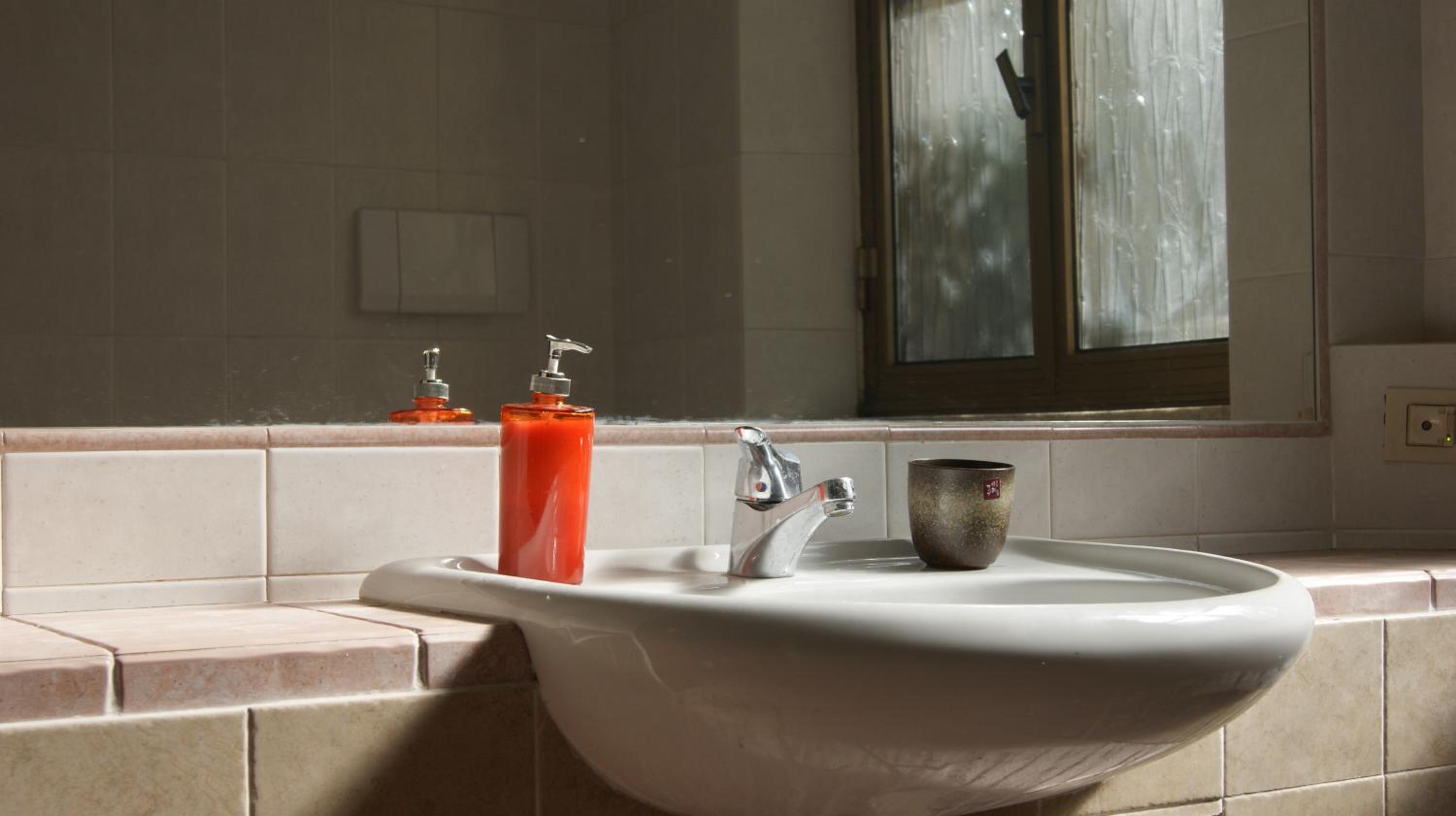 Double Room - Photo 5