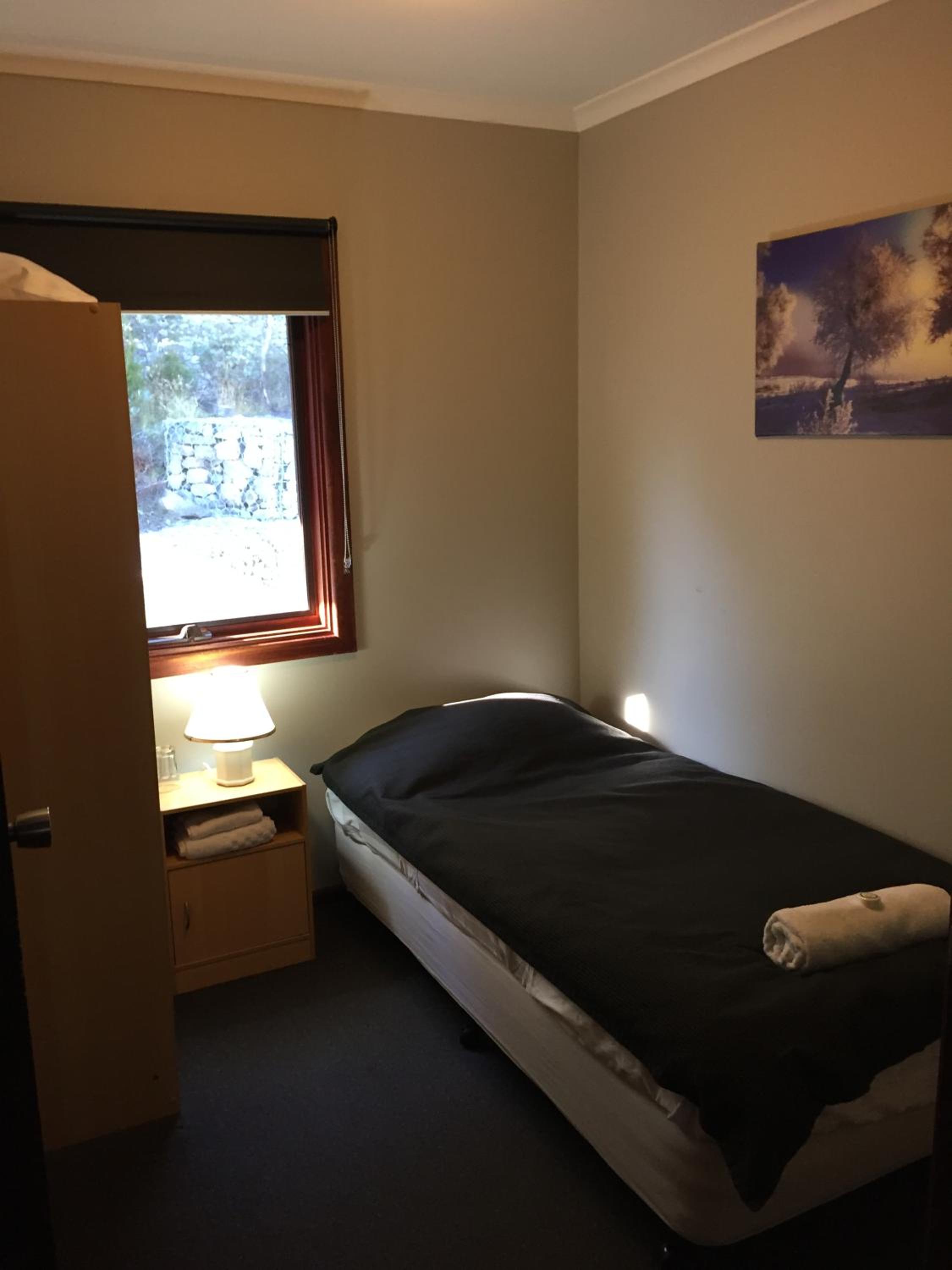 Single Room with Shared Bathroom photo 2