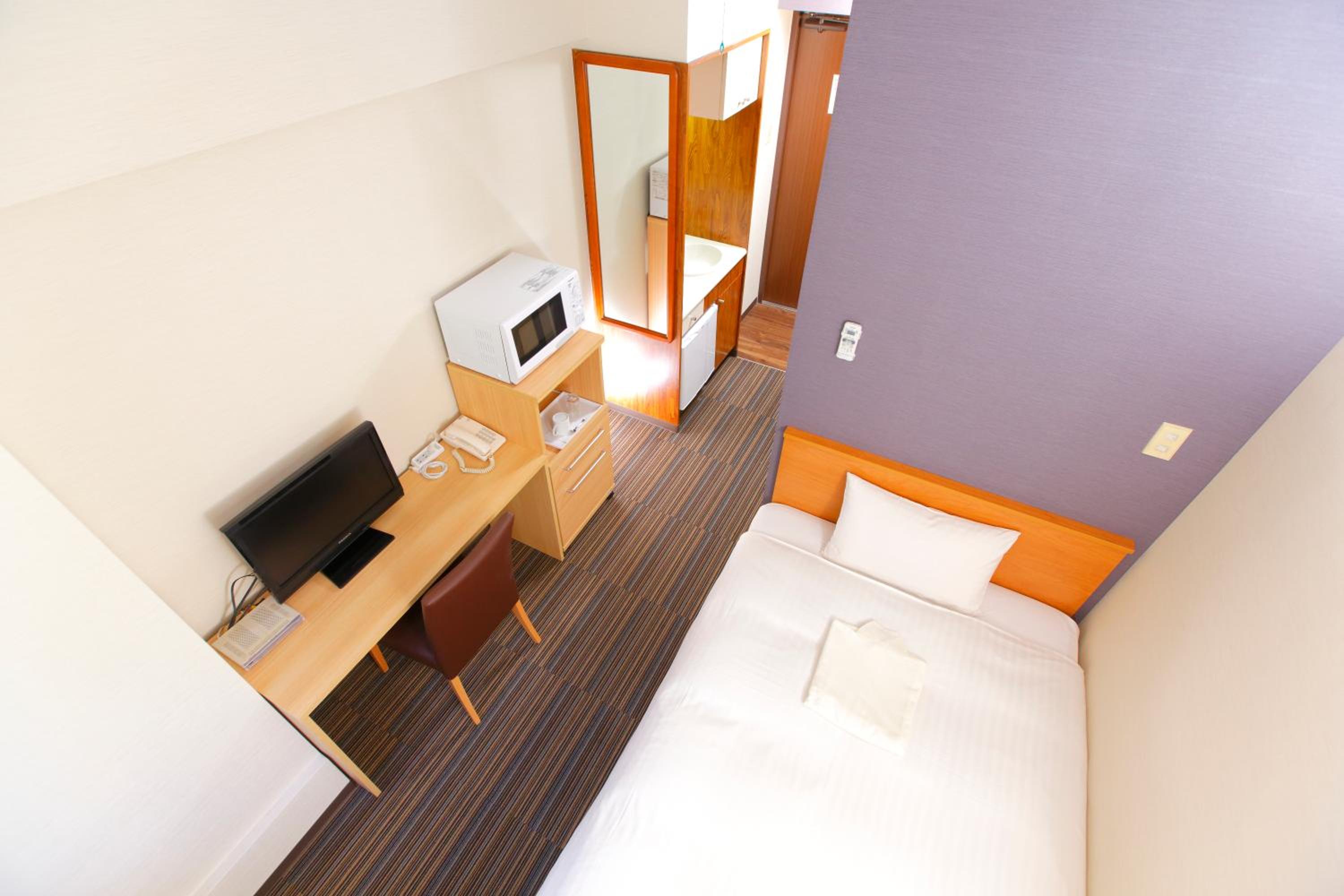 Standard Double Room with Small Double Bed - Lower Floor - Non-Smoking - House Keeping is Optional with Additional Cost photo 2