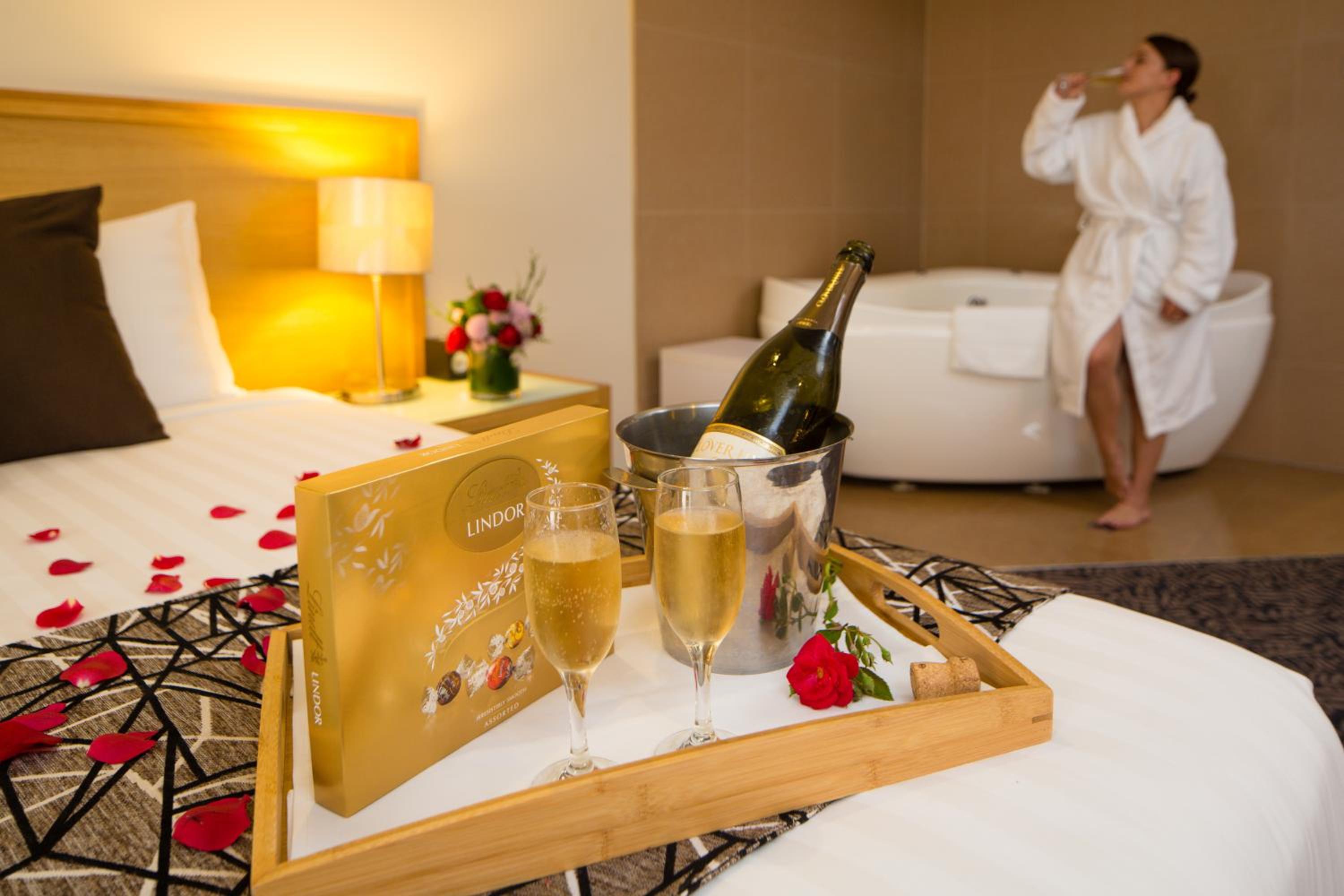 King Spa Suite photo 2