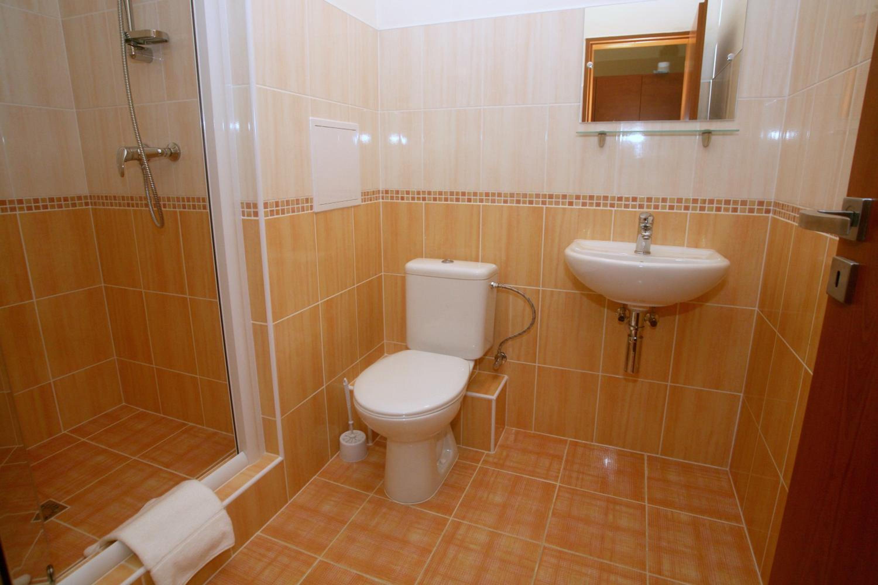 Double or Twin Room - Photo 5