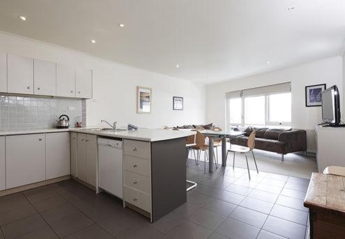 Three Bedroom Apartment photo 2