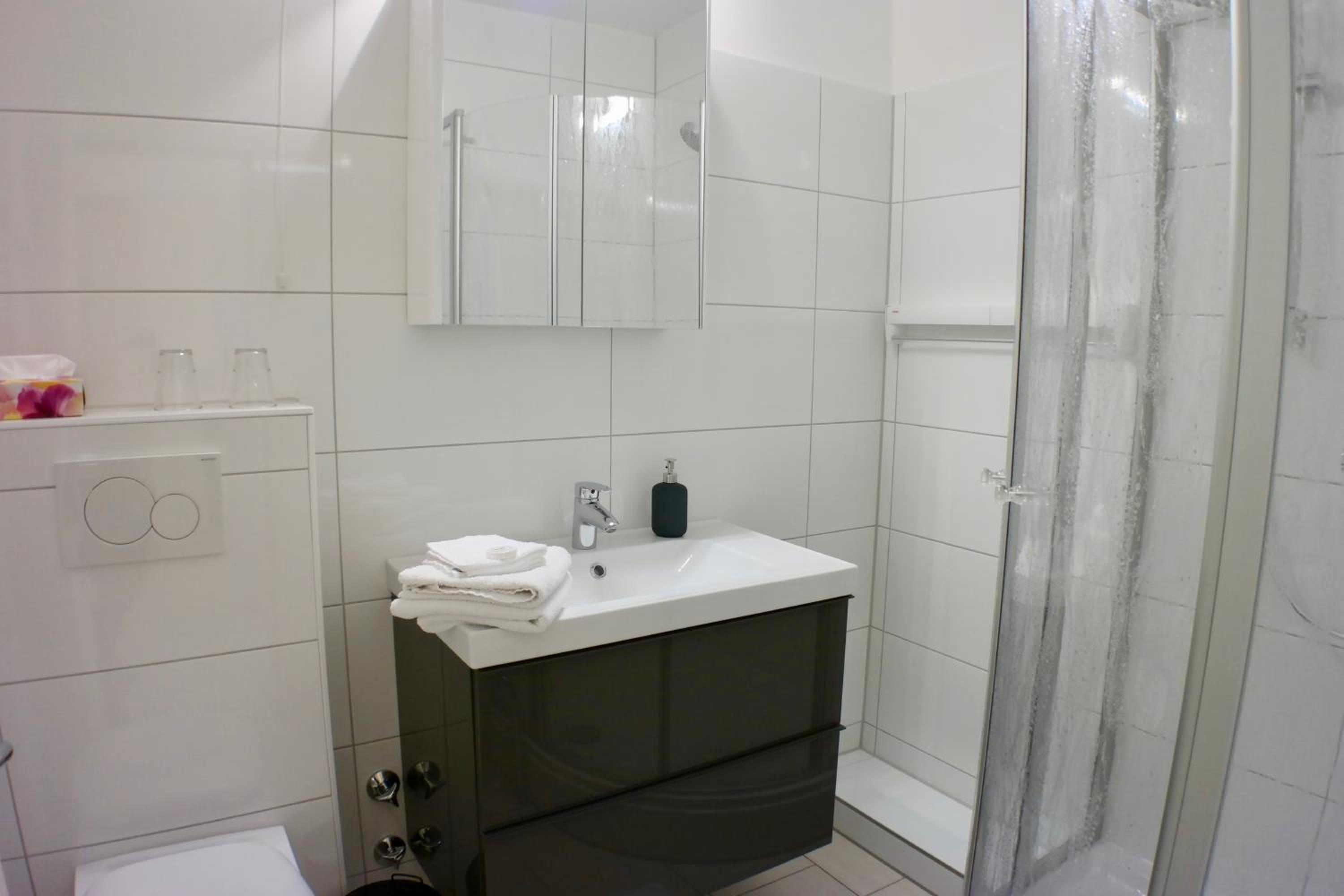 Studio Apartment with Loggia (2 Adults) - Photo 11