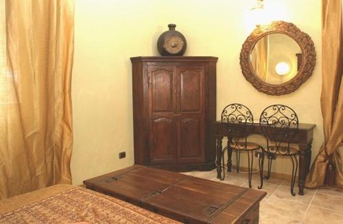 Large Double Room - Photo 4