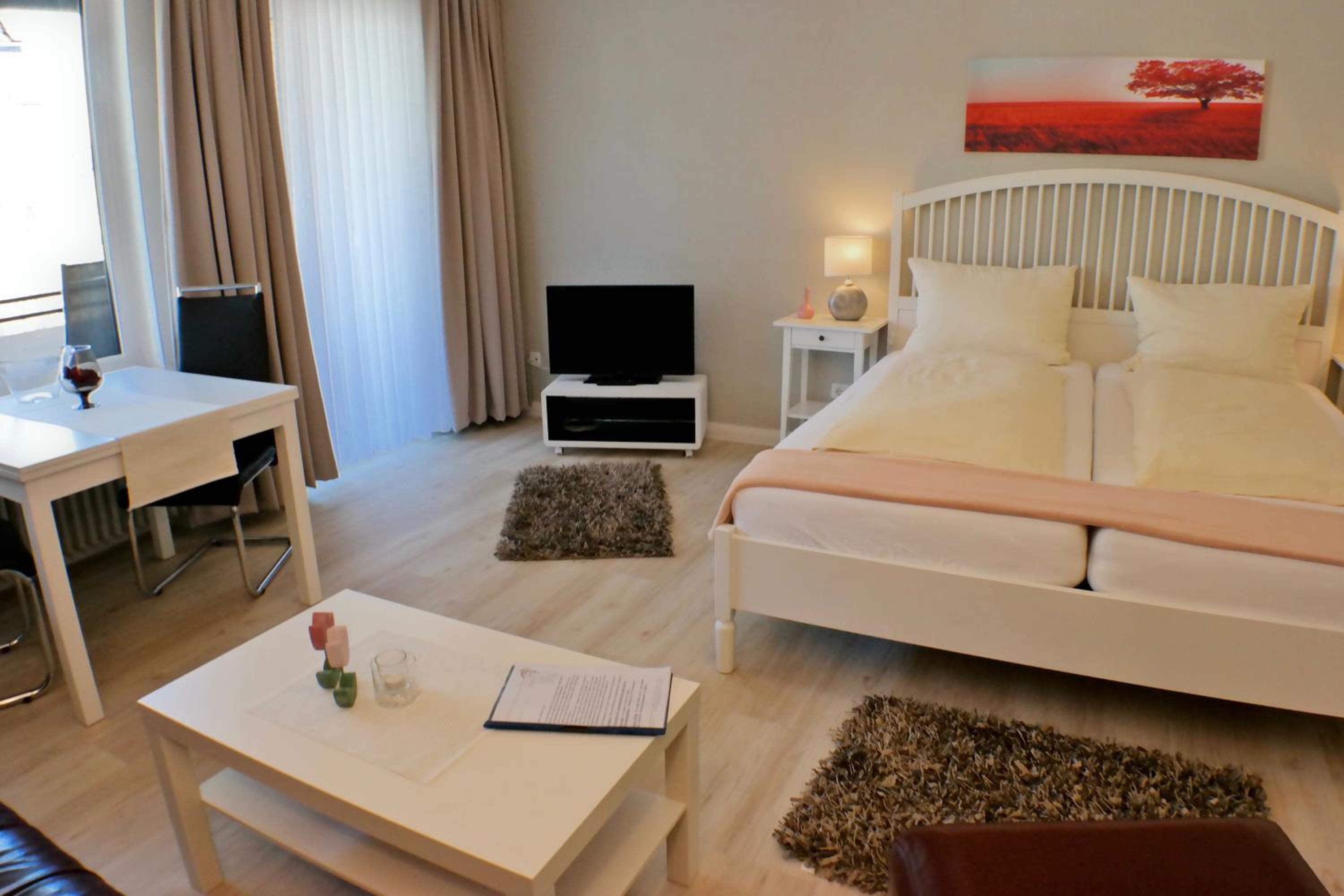 Studio Apartment with Loggia (2 Adults) - Photo 9