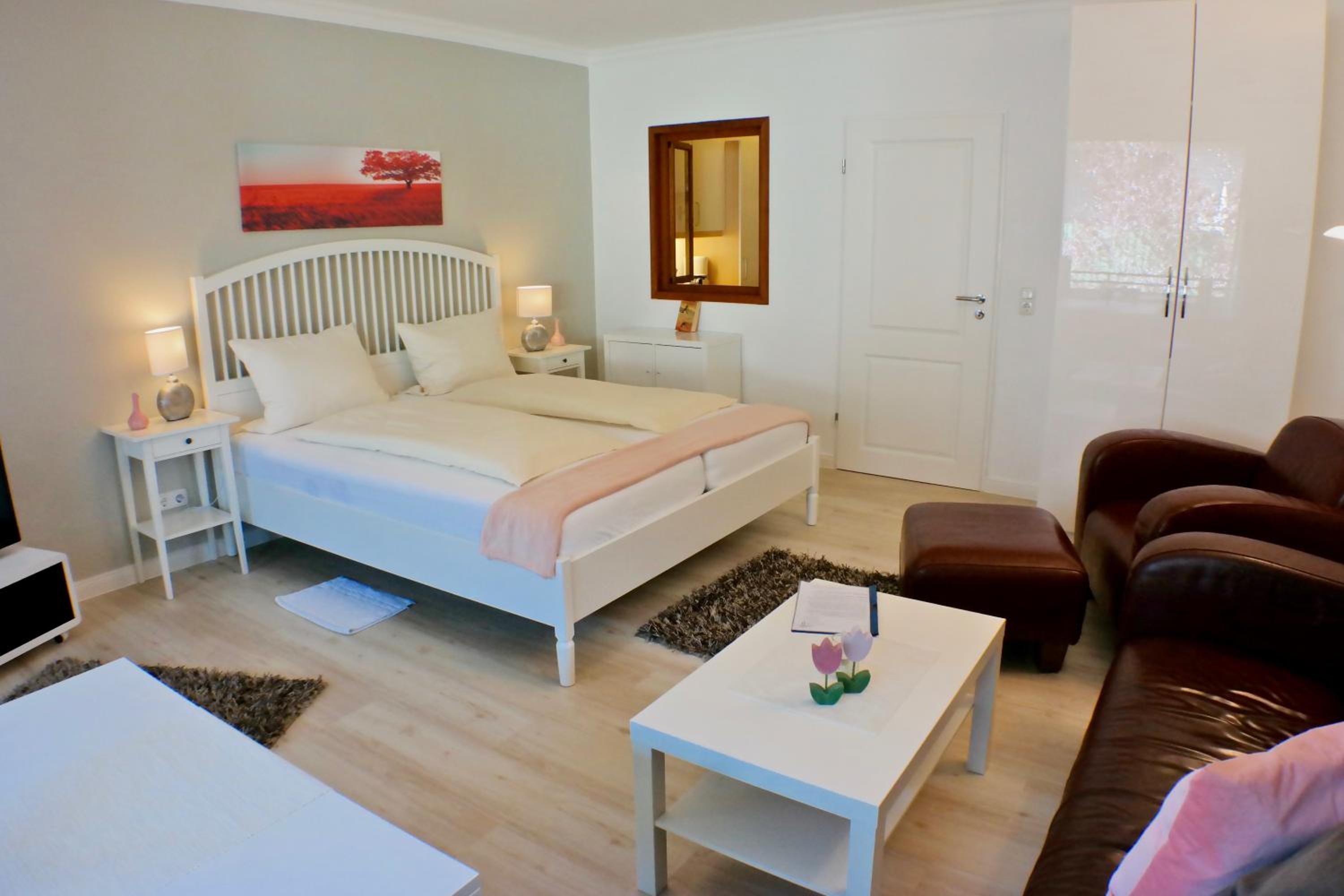 Studio Apartment with Loggia (2 Adults) - Photo 5