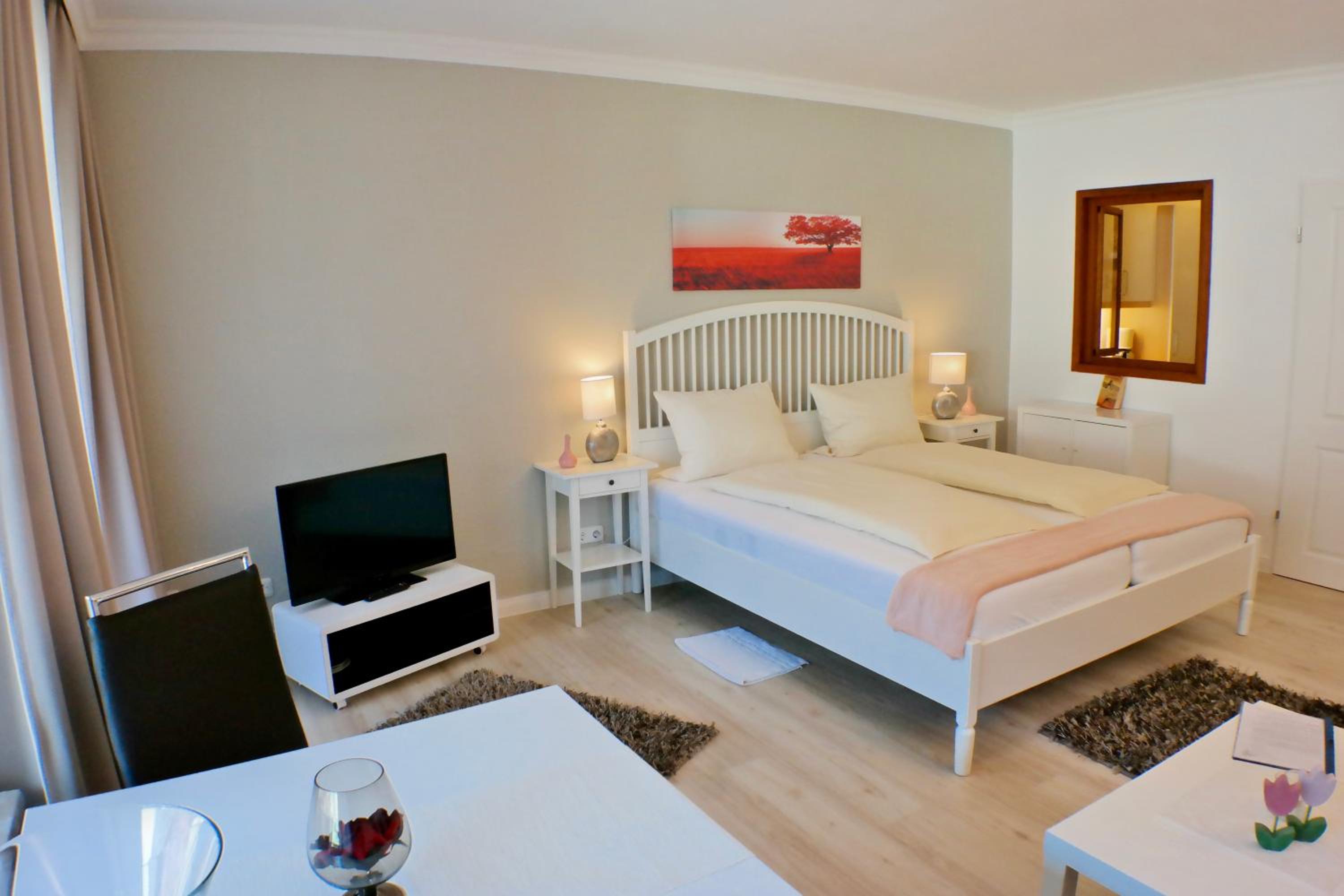 Studio Apartment with Loggia (2 Adults) - Photo 4
