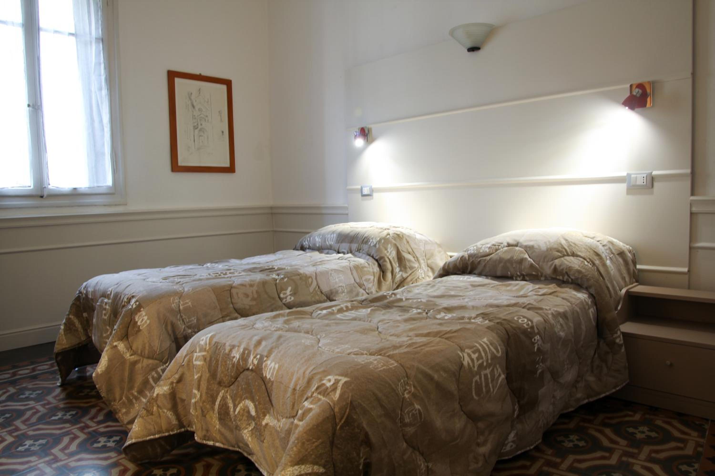 Two-Bedroom Apartment - Photo 9