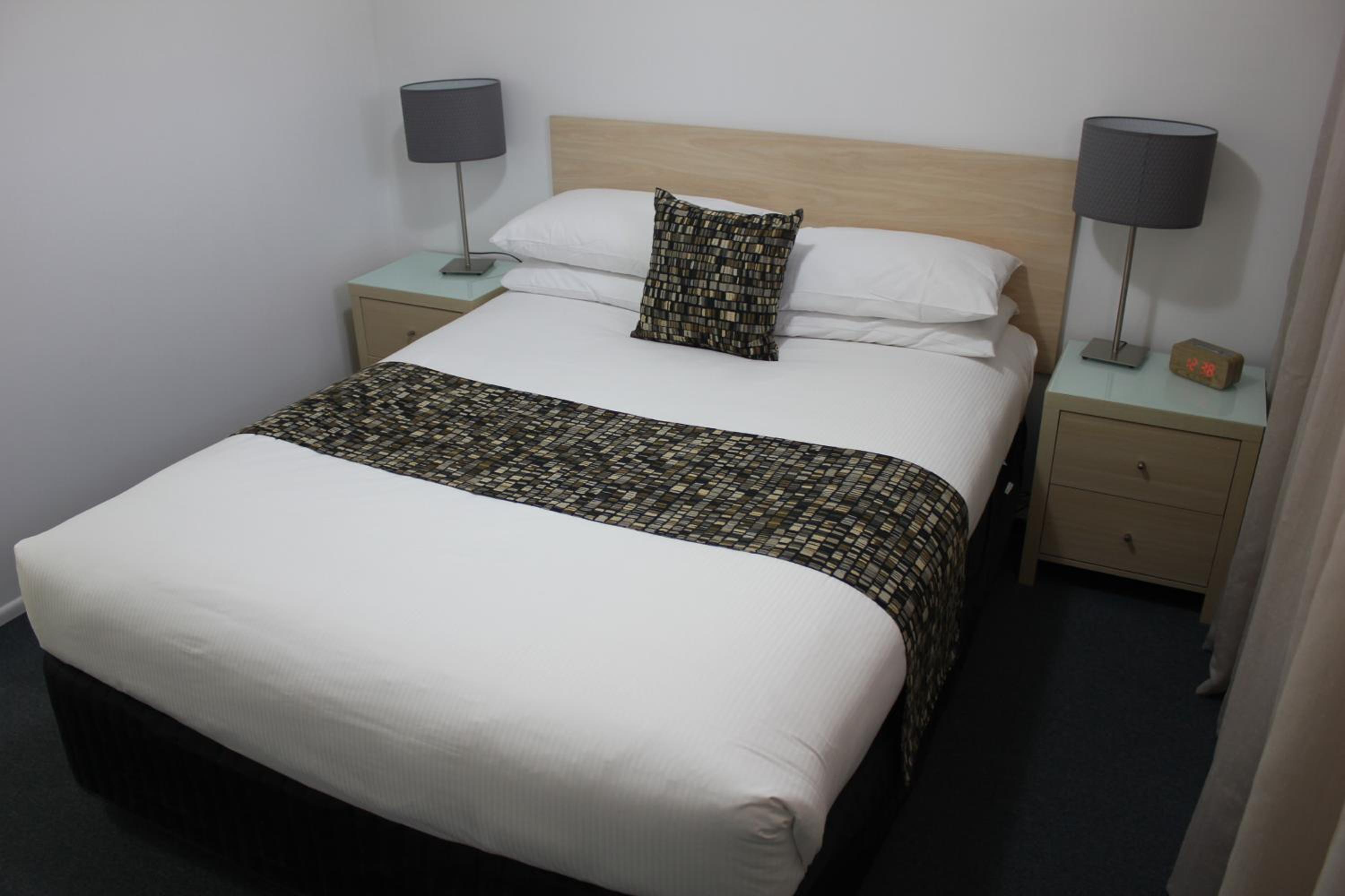 One-Bedroom Apartment - Photo 1