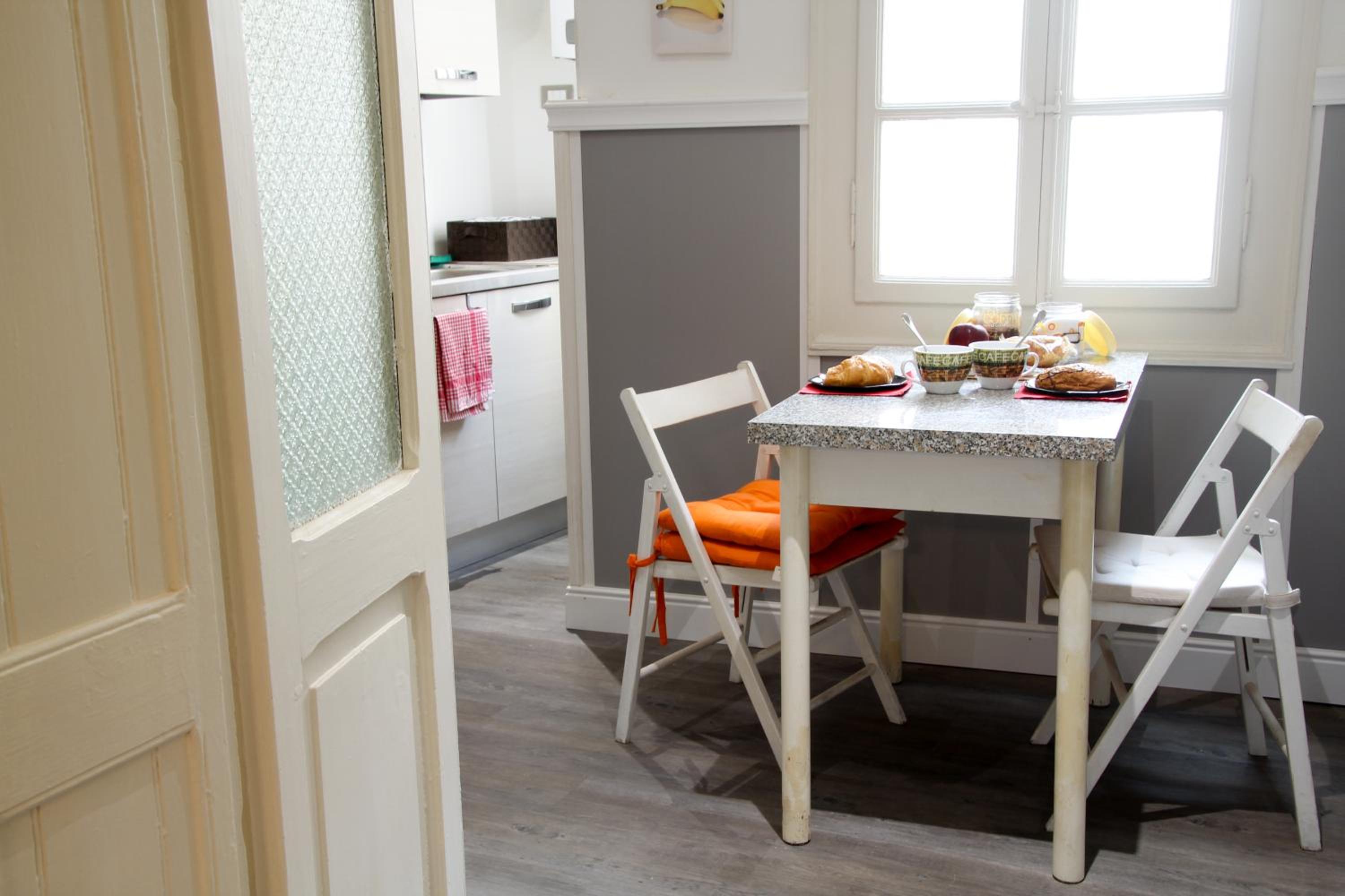 Two-Bedroom Apartment - Photo 6
