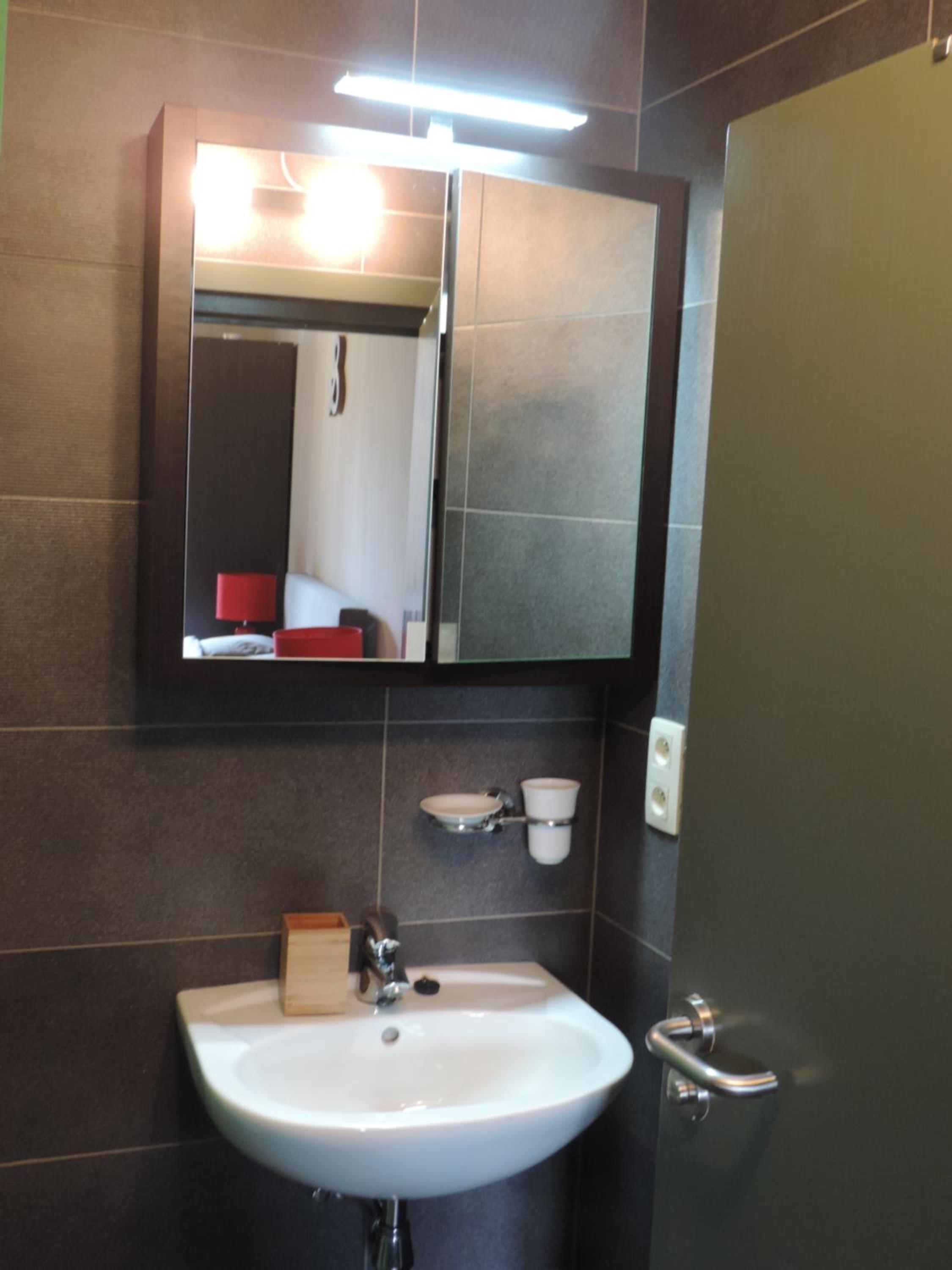 One-Bedroom Apartment - Photo 16