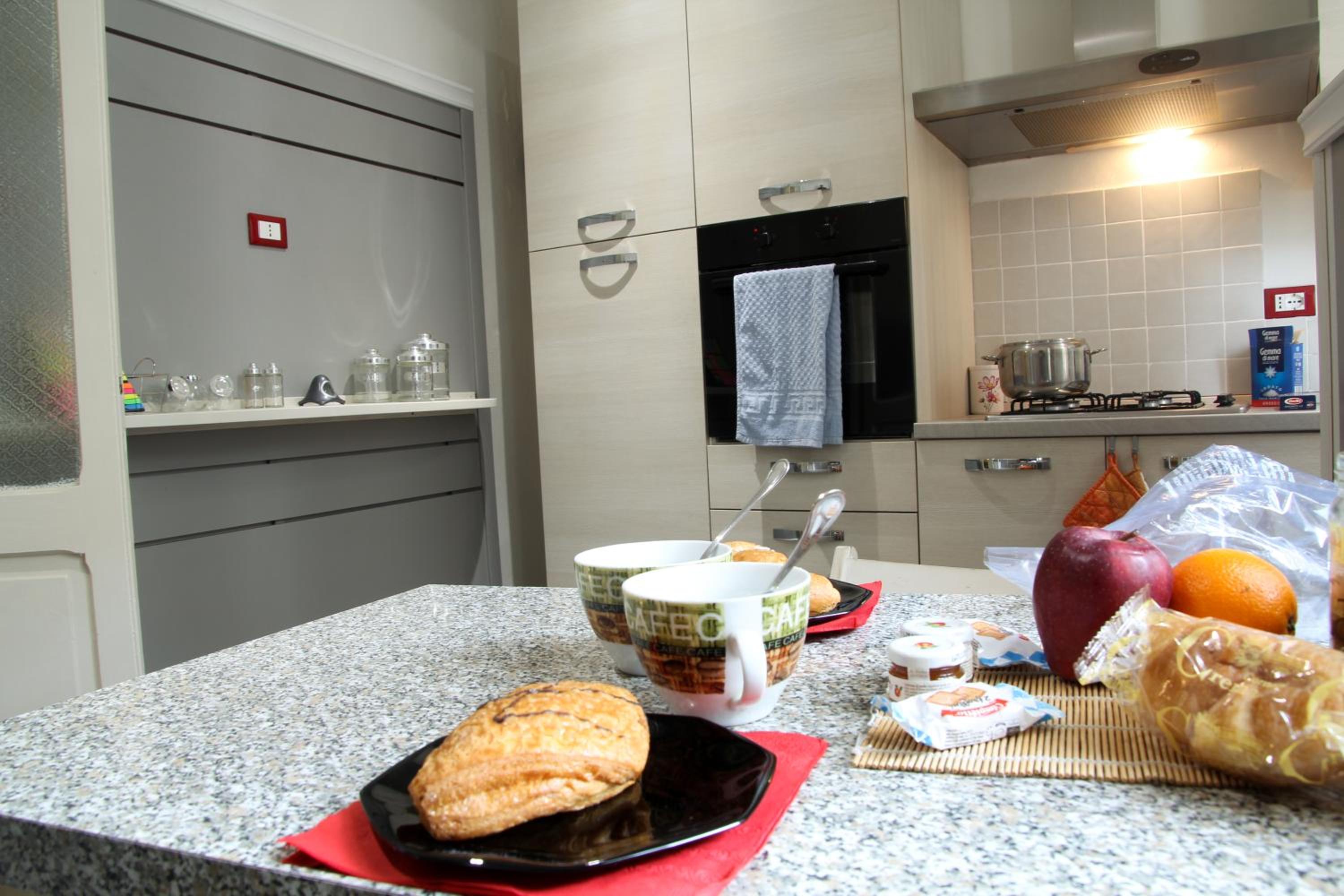 Two-Bedroom Apartment - Photo 2