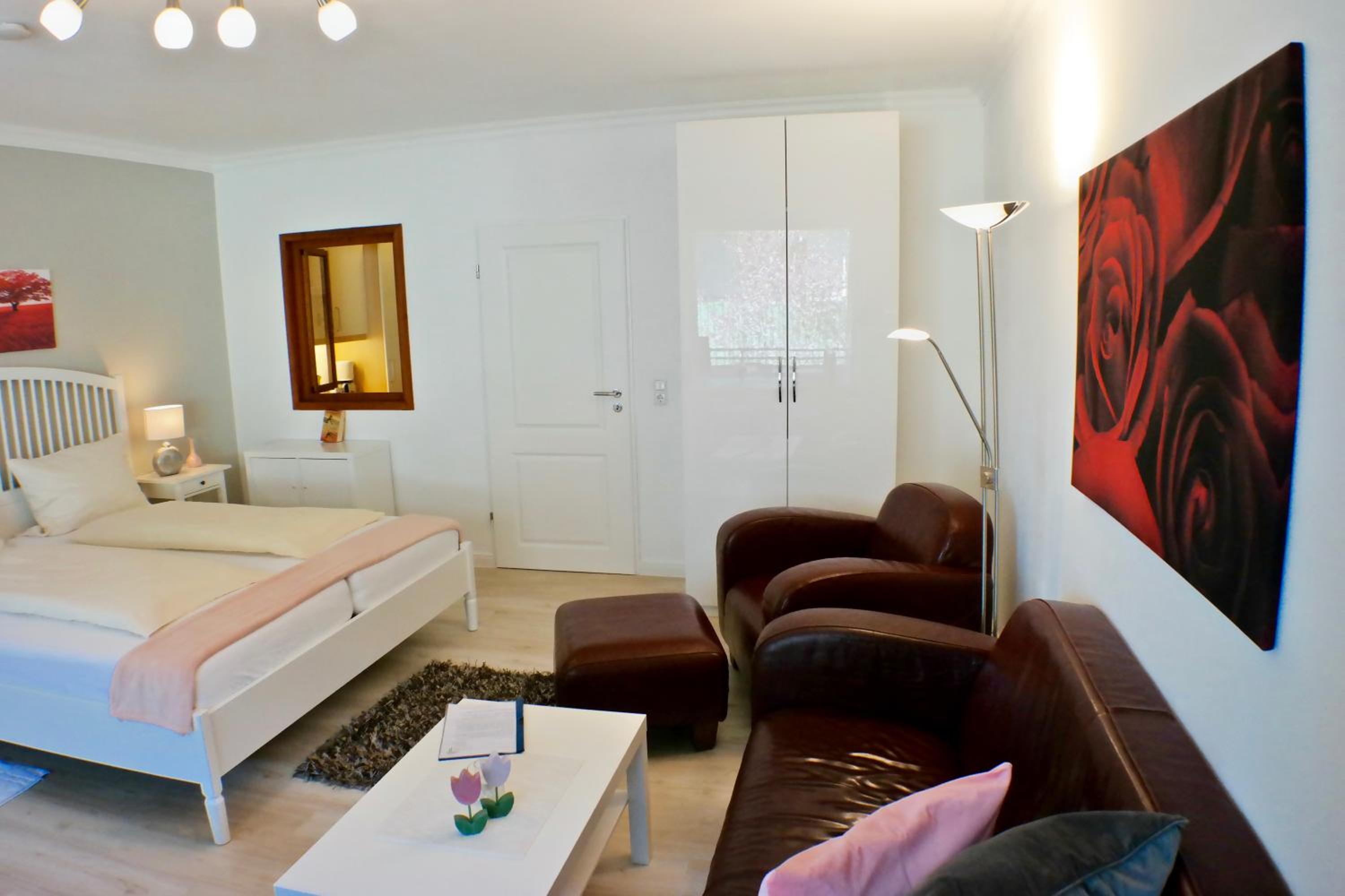 Studio Apartment with Loggia (2 Adults) - Photo 6