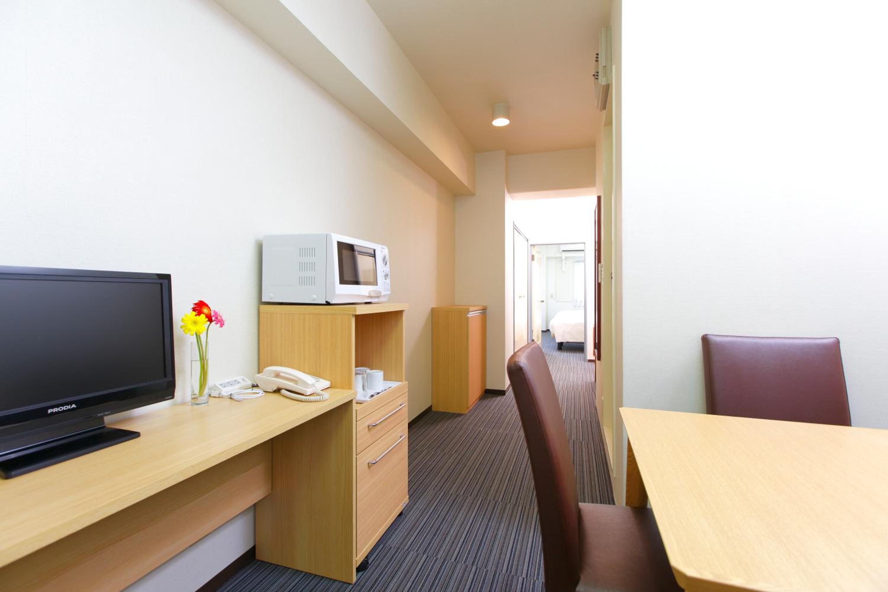 Triple Room - Smoking - No cleaning & towels - Non refundable photo 1