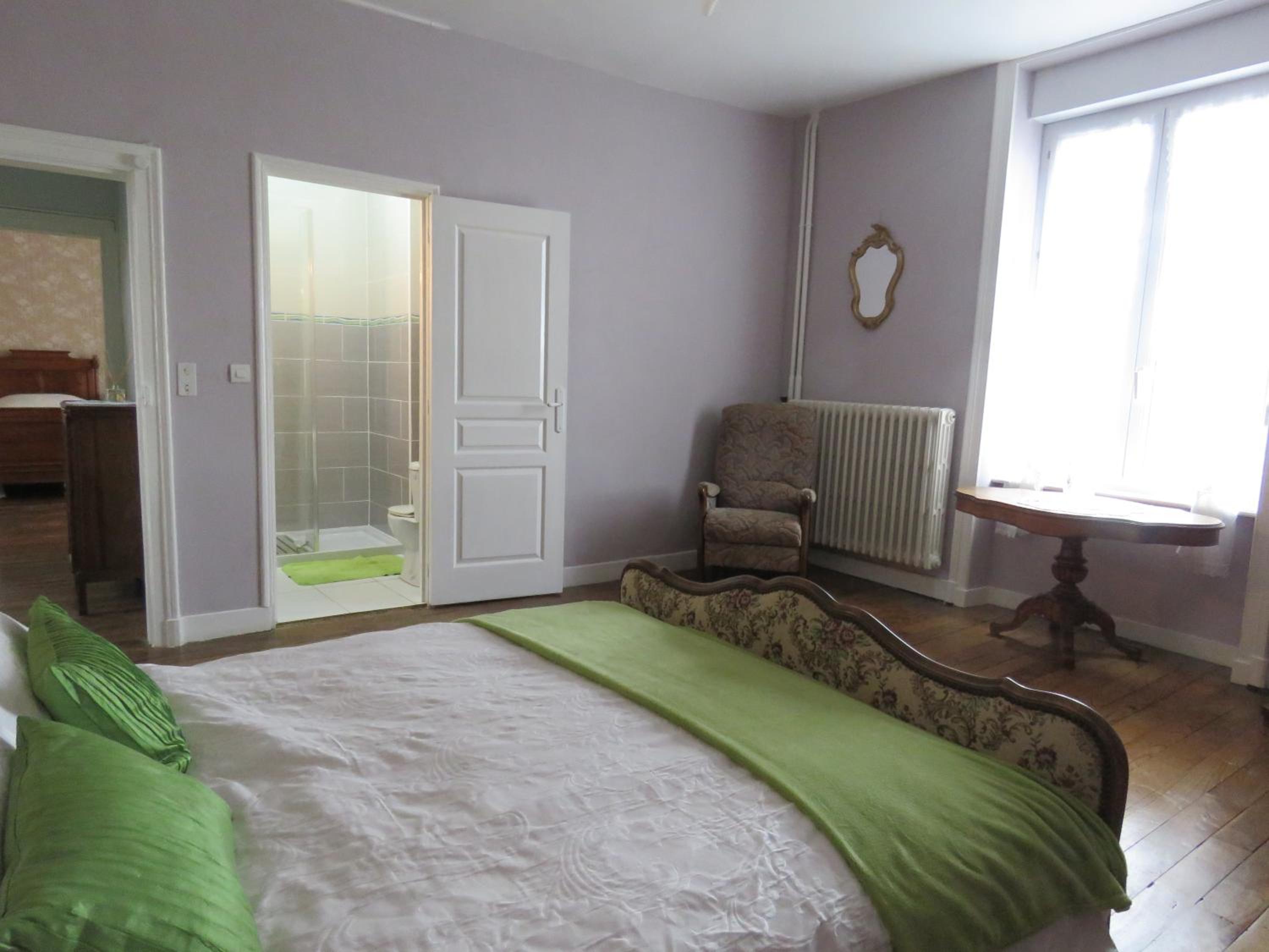 Large Double Room photo 1