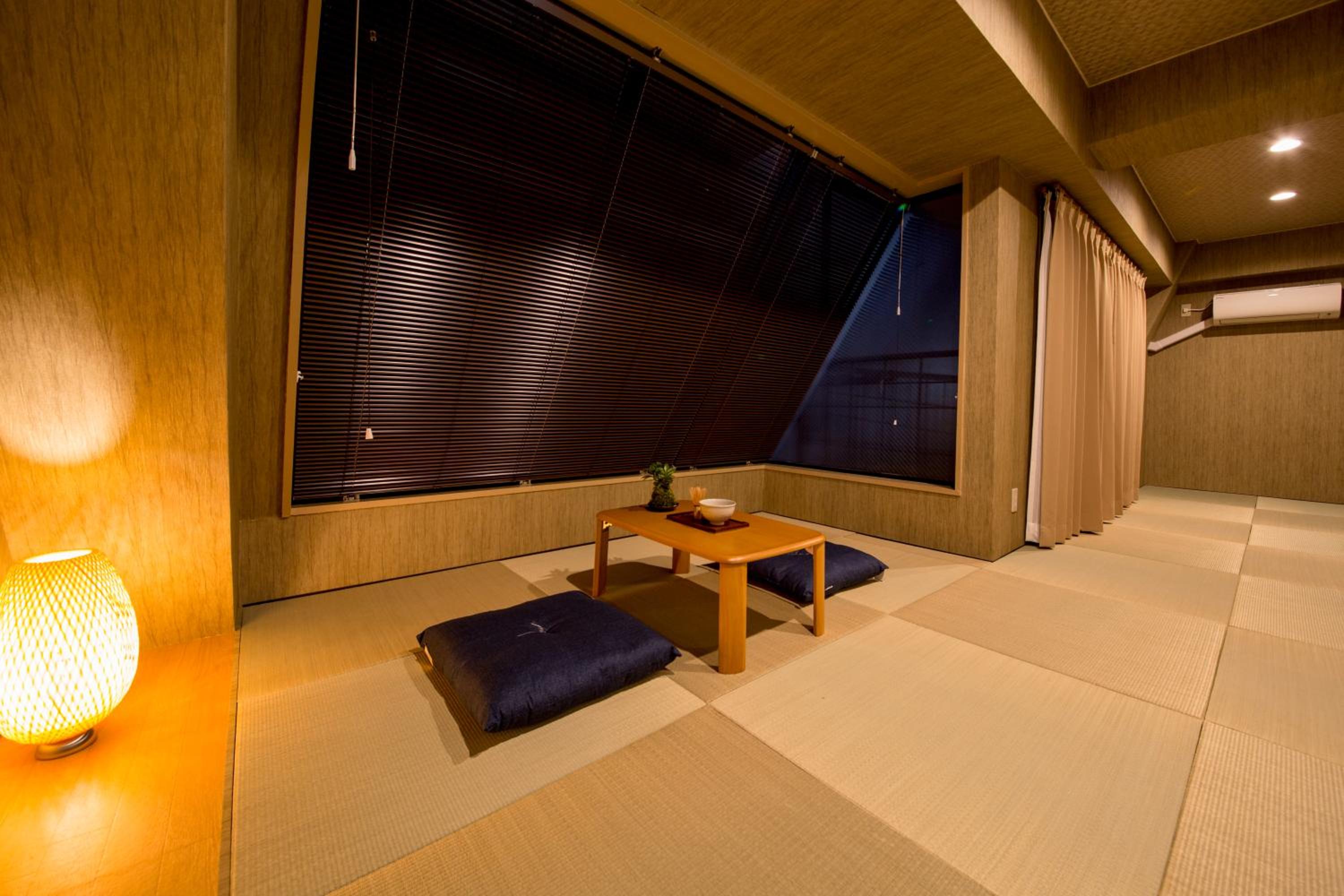 Japanese-Style Family Room