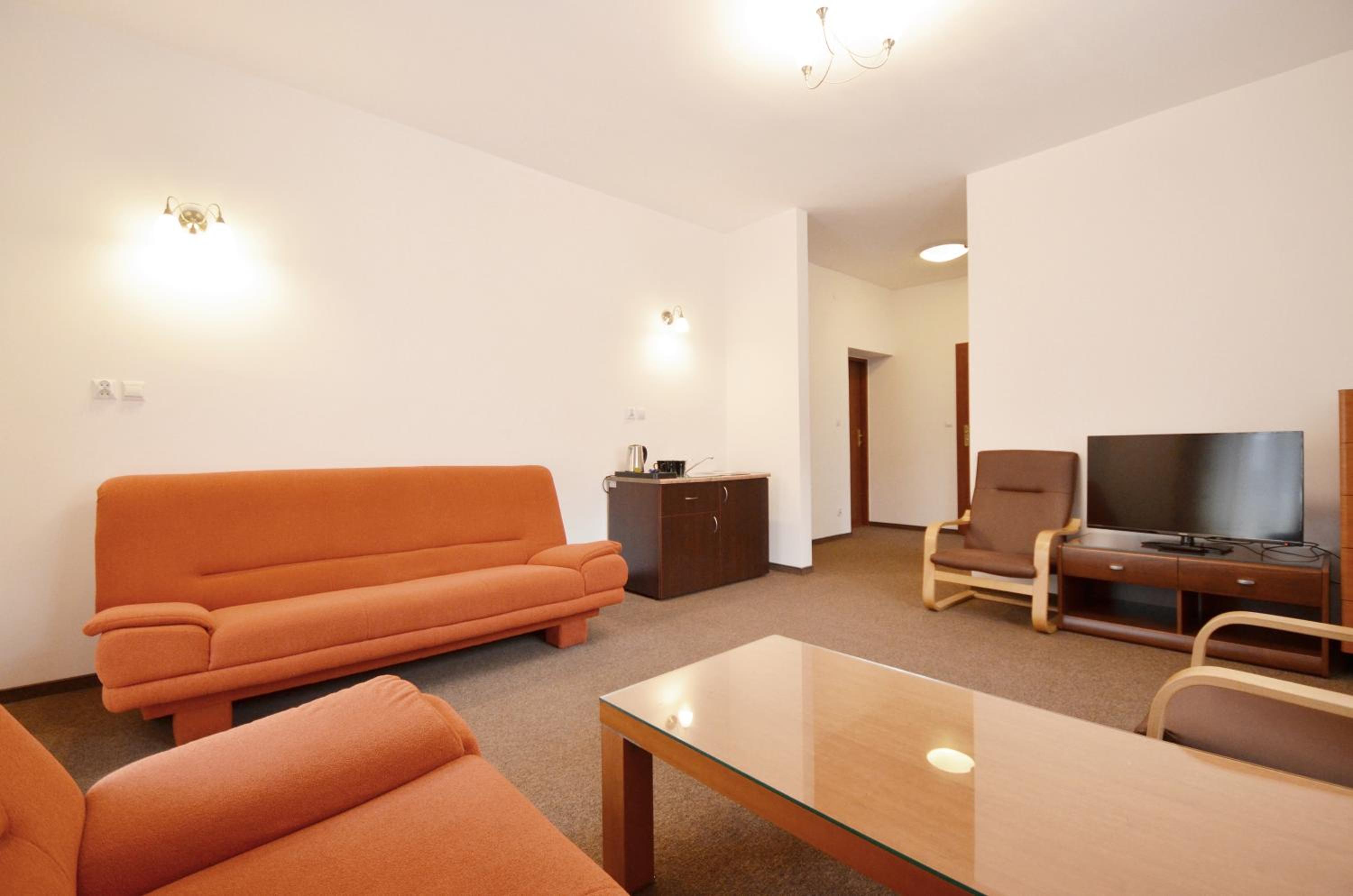 Family Room with Balcony photo 3