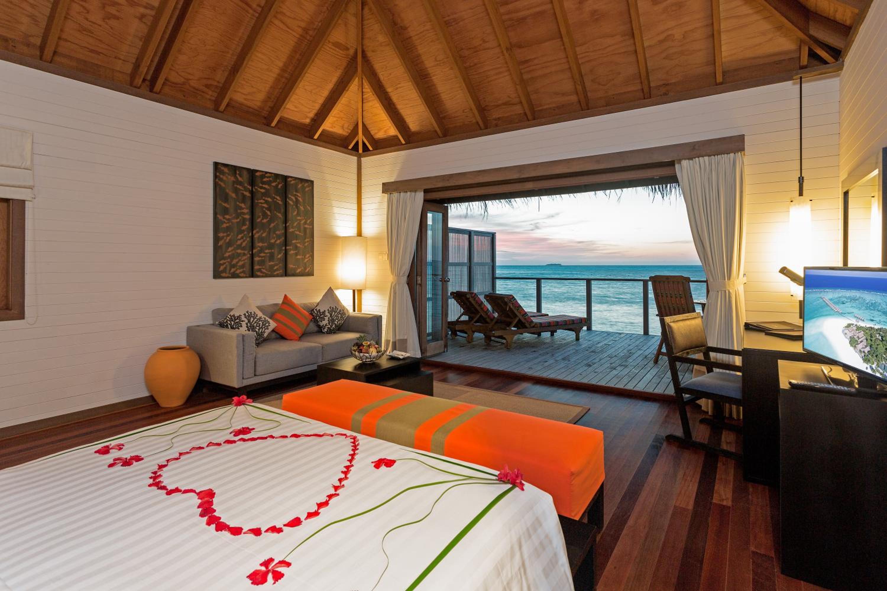 Jacuzzi Water Villa photo 3
