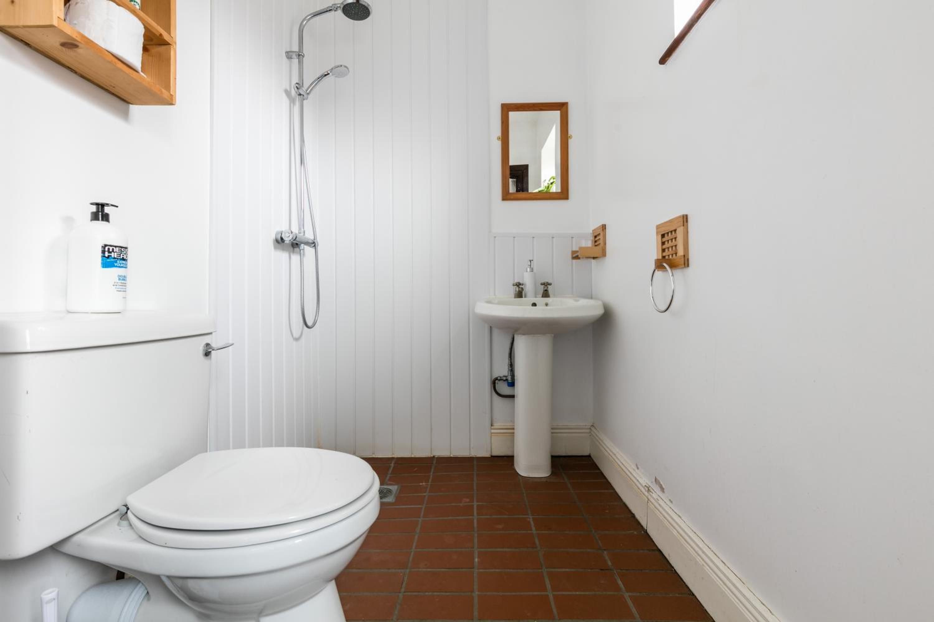 Private Family Room with Shower - Photo 4