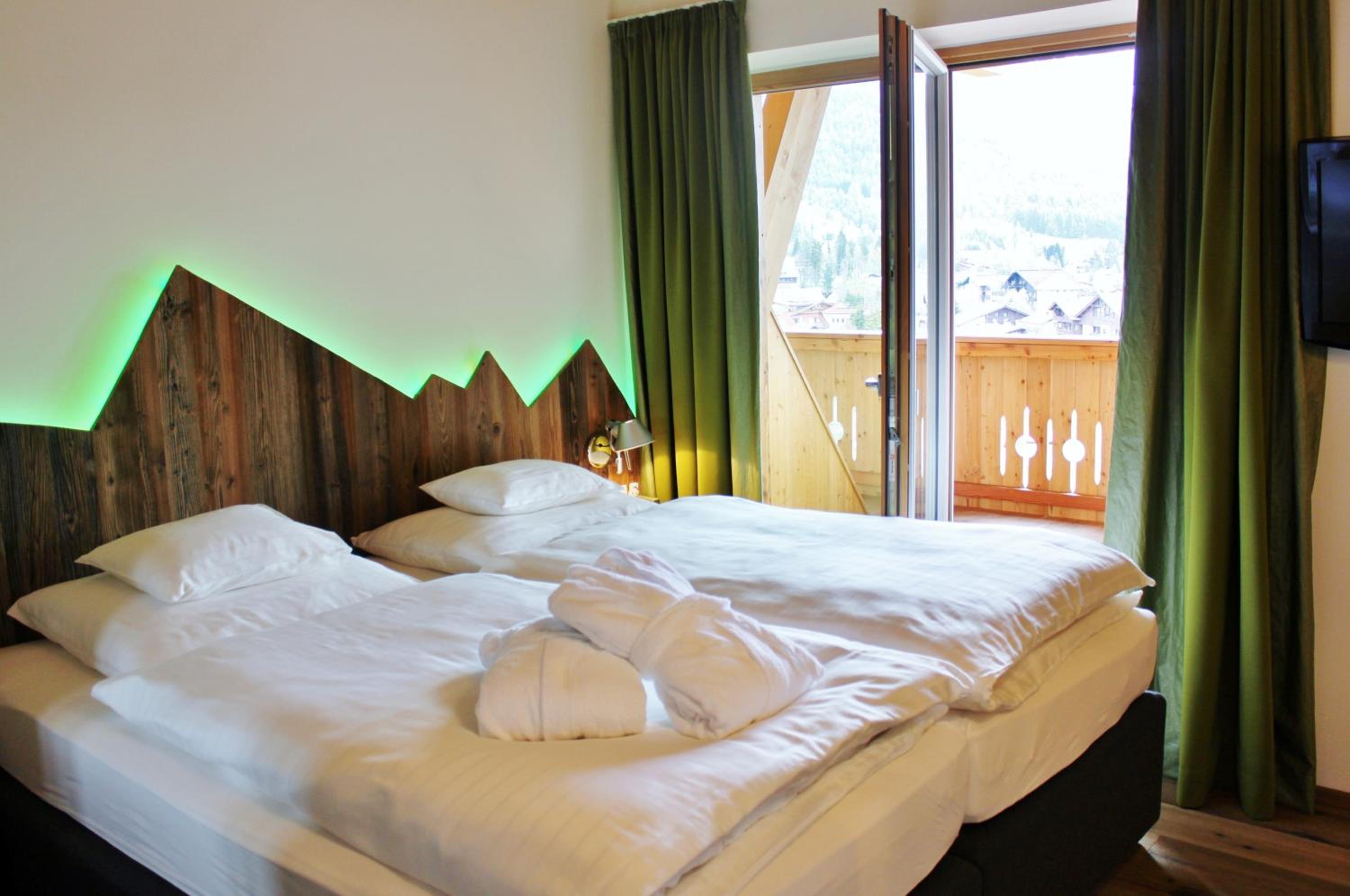 Superior Suite - Photo 17