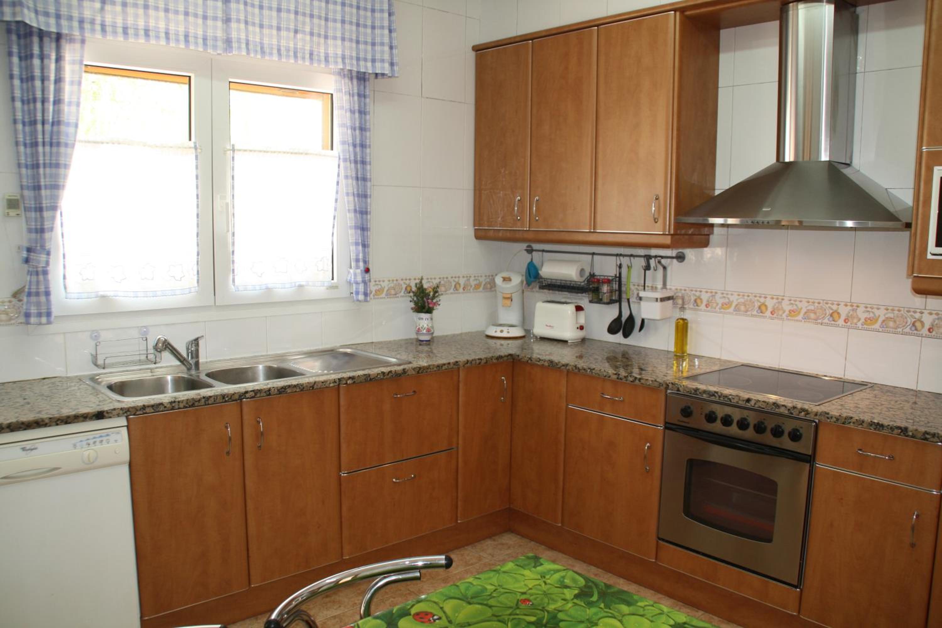 Four-Bedroom House - Photo 9