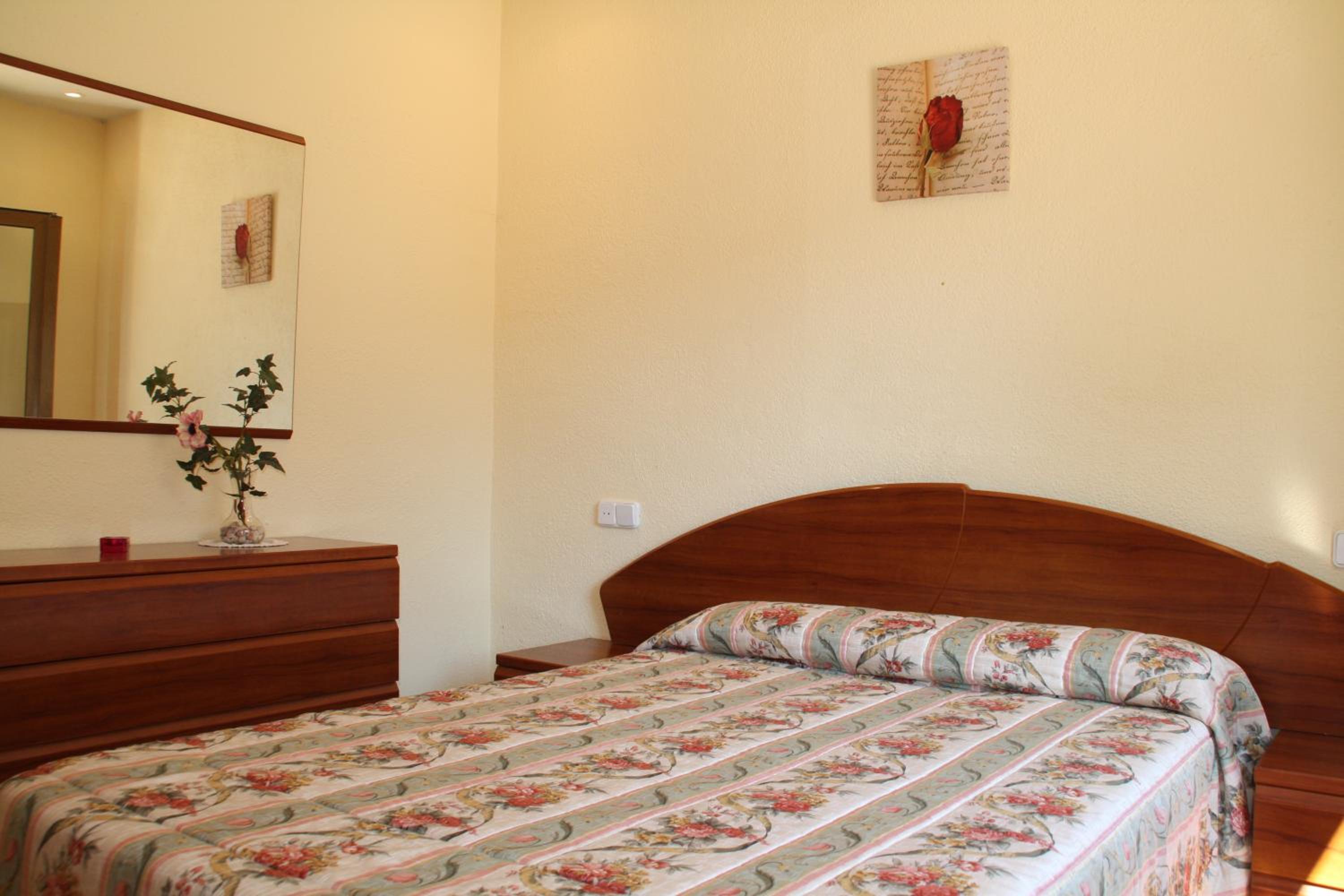 Four-Bedroom House - Photo 7