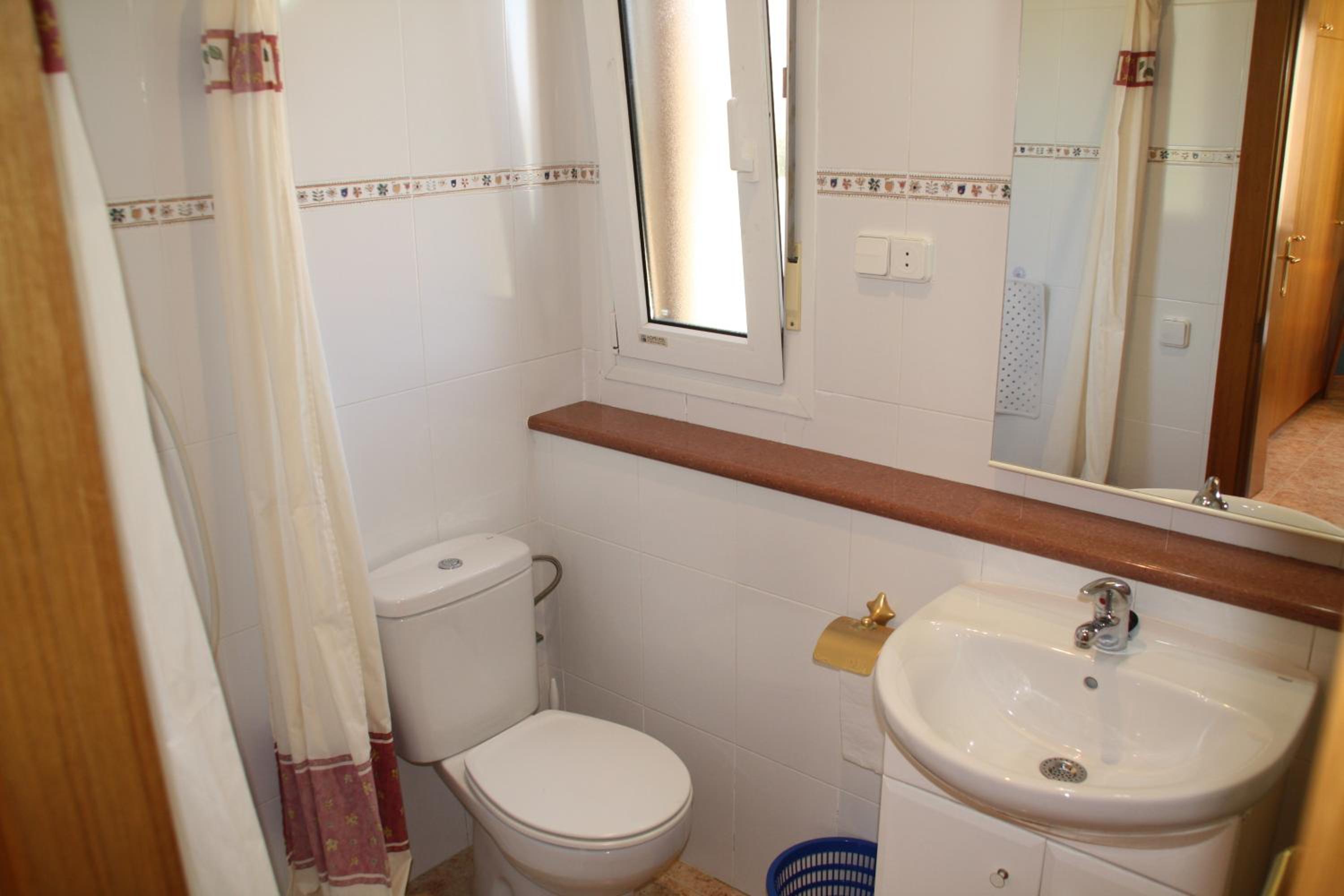 Four-Bedroom House - Photo 15