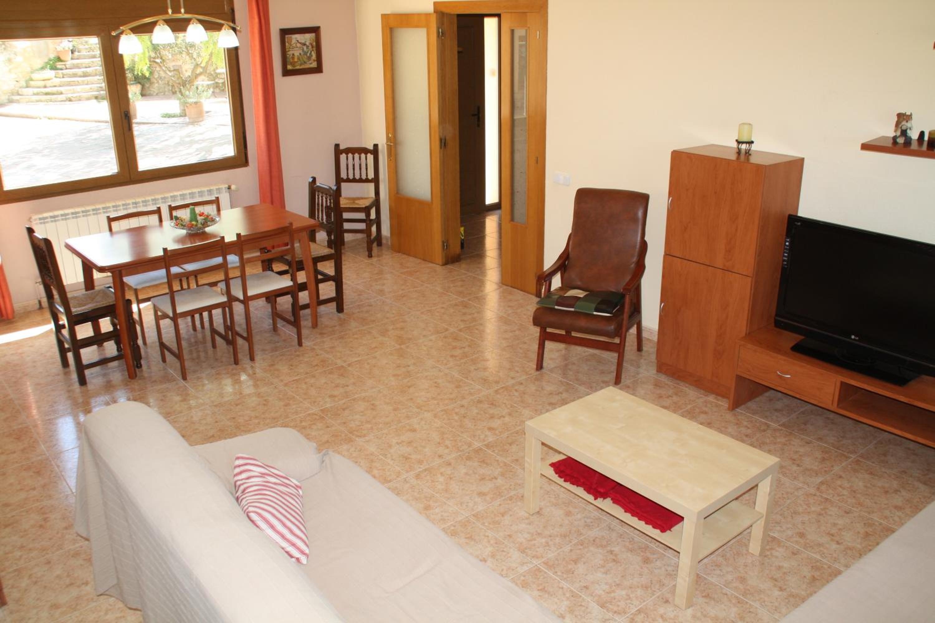 Four-Bedroom House - Photo 4
