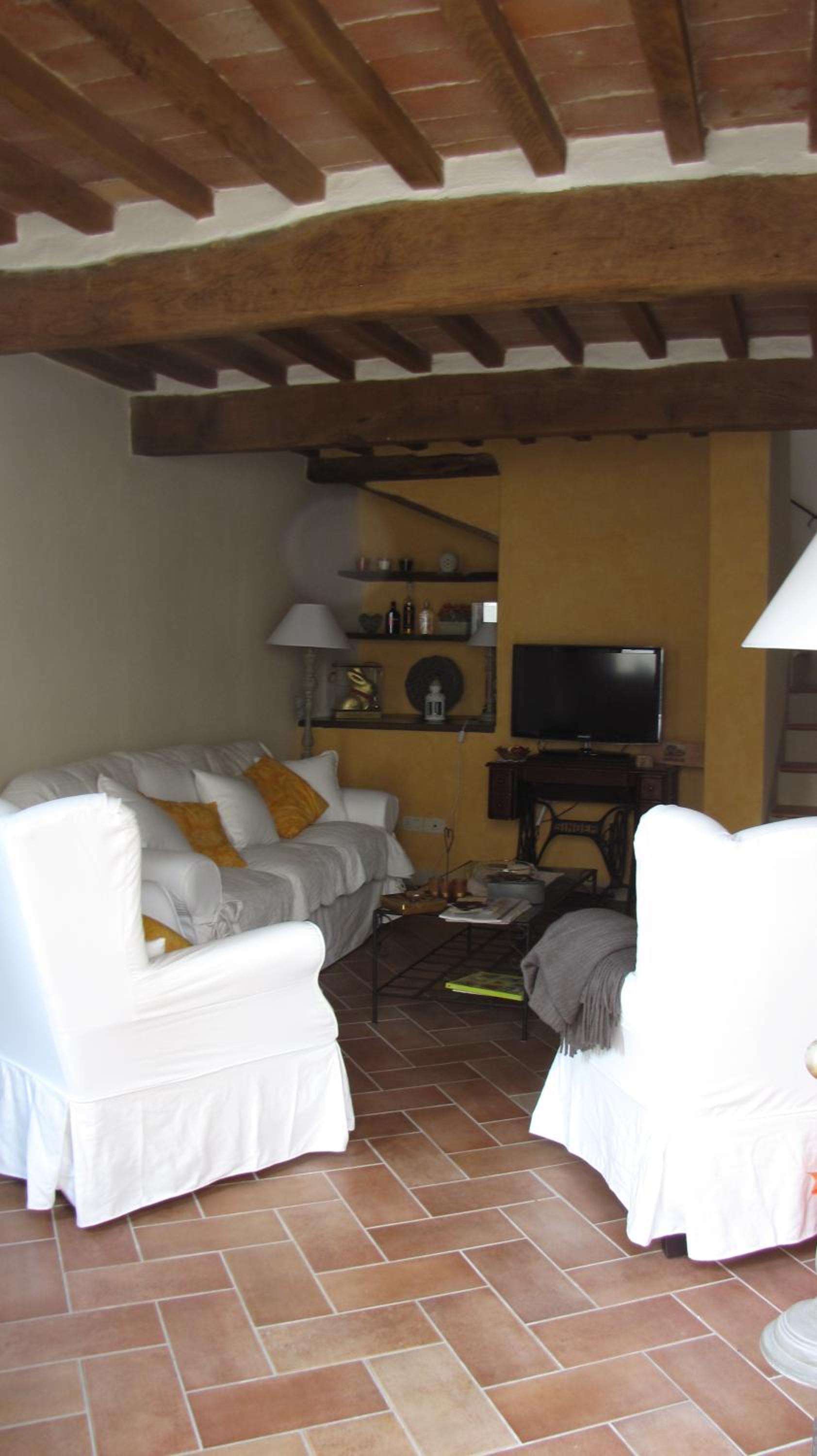 Two-Bedroom House - Photo 1
