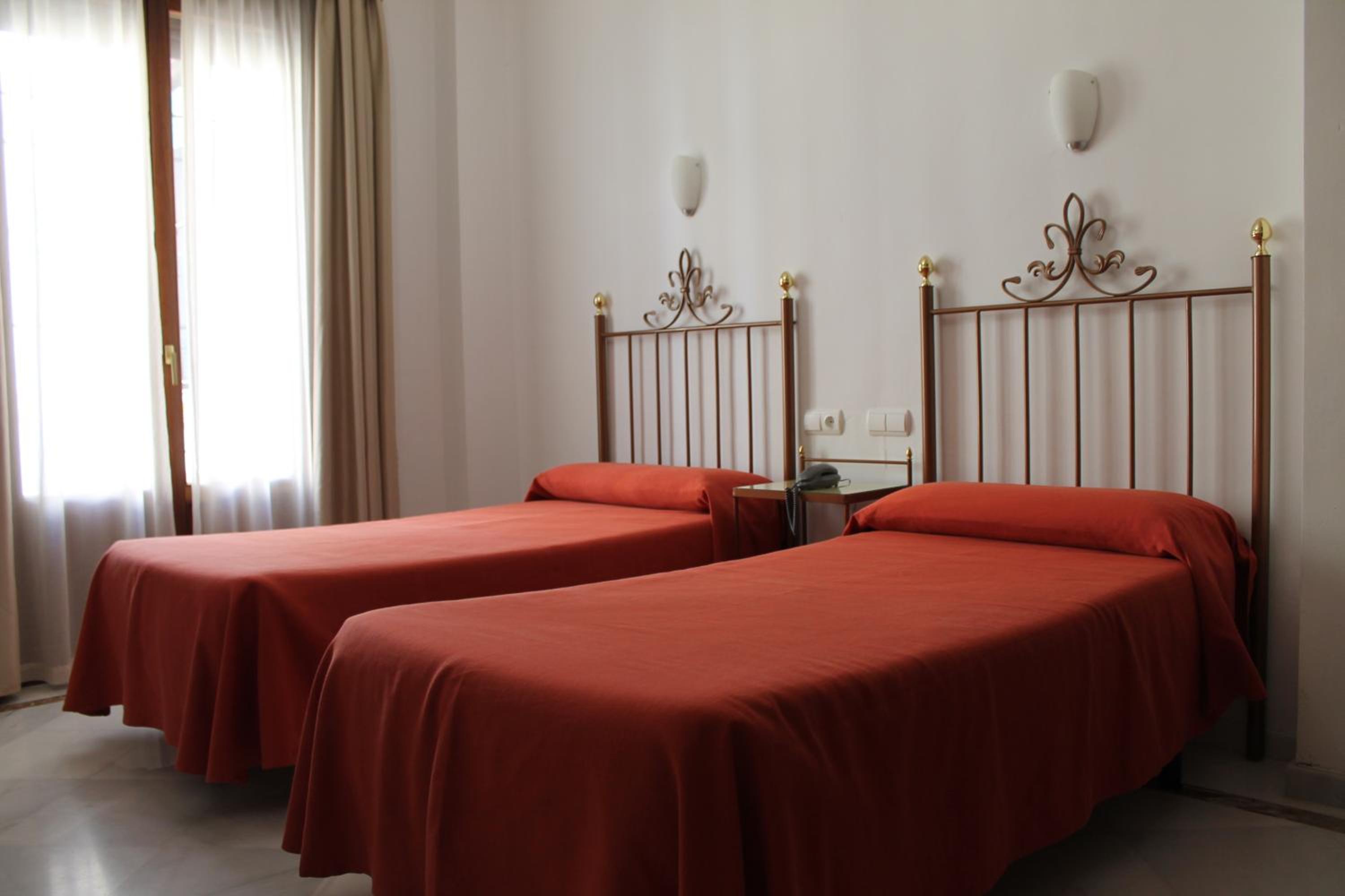 Habitación Estándar con Dos Camas Individuales