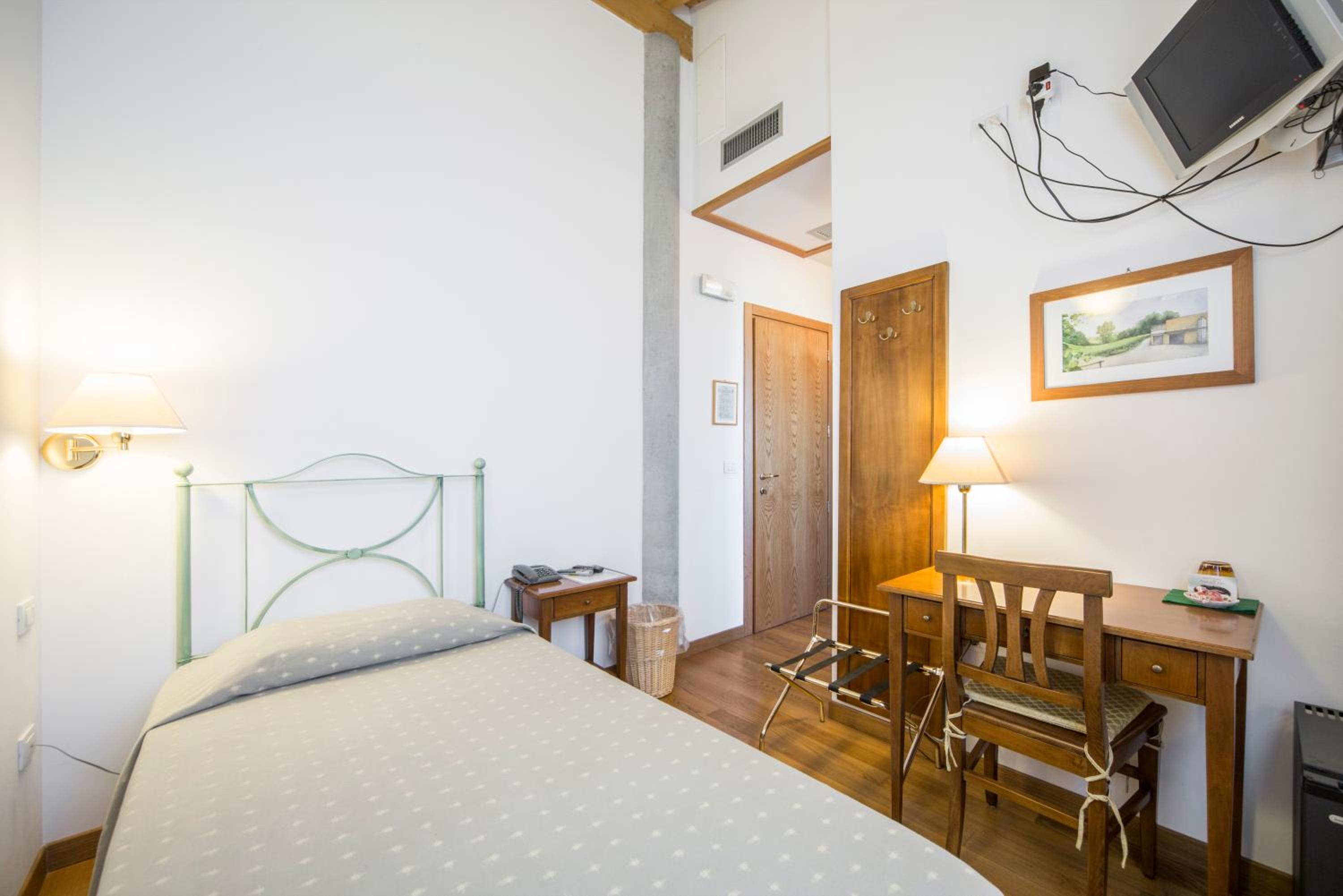 Single Room photo 3
