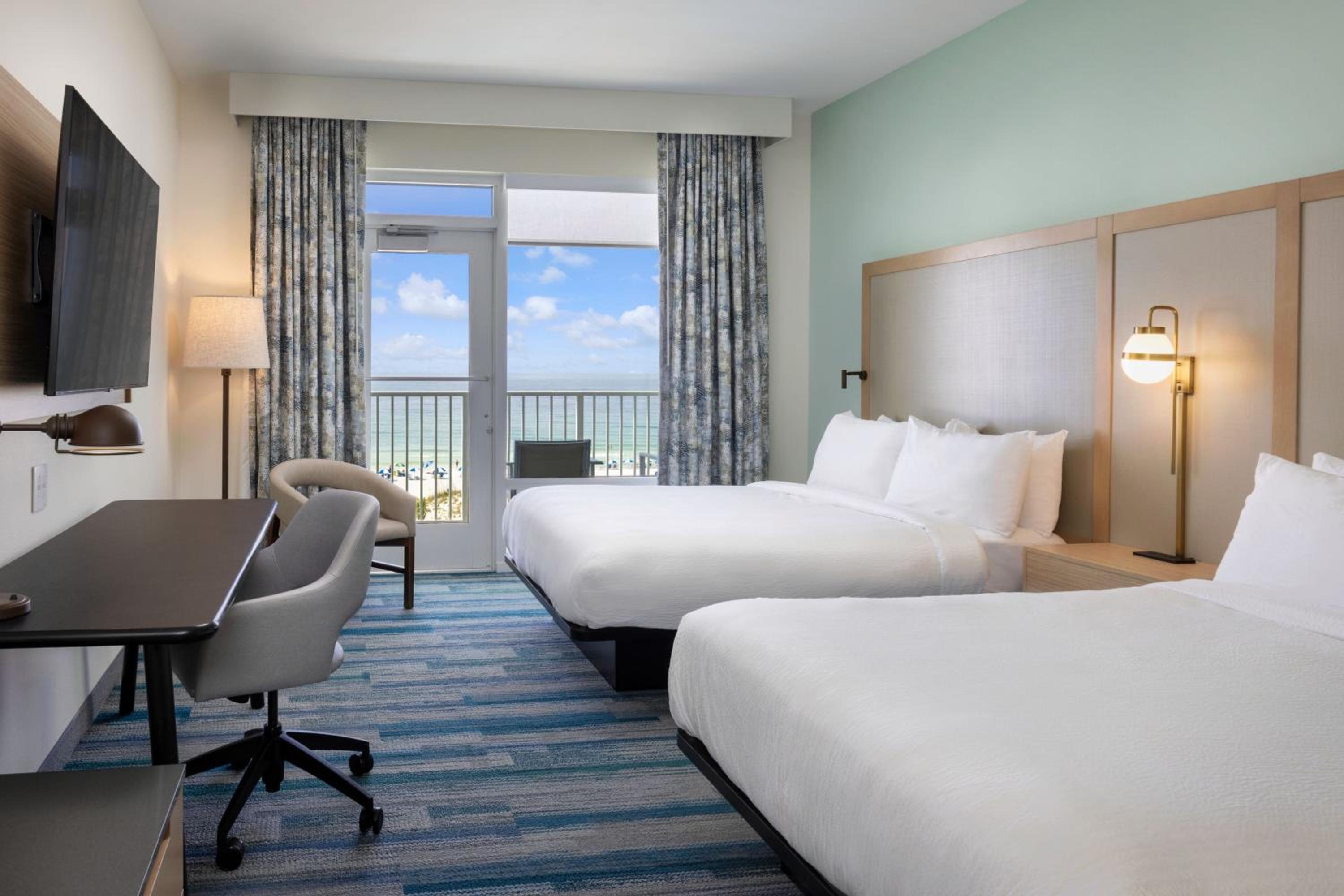 Queen Room with Two Queen Beds, Beach View, Balcony and Bathtub - Mobility Access