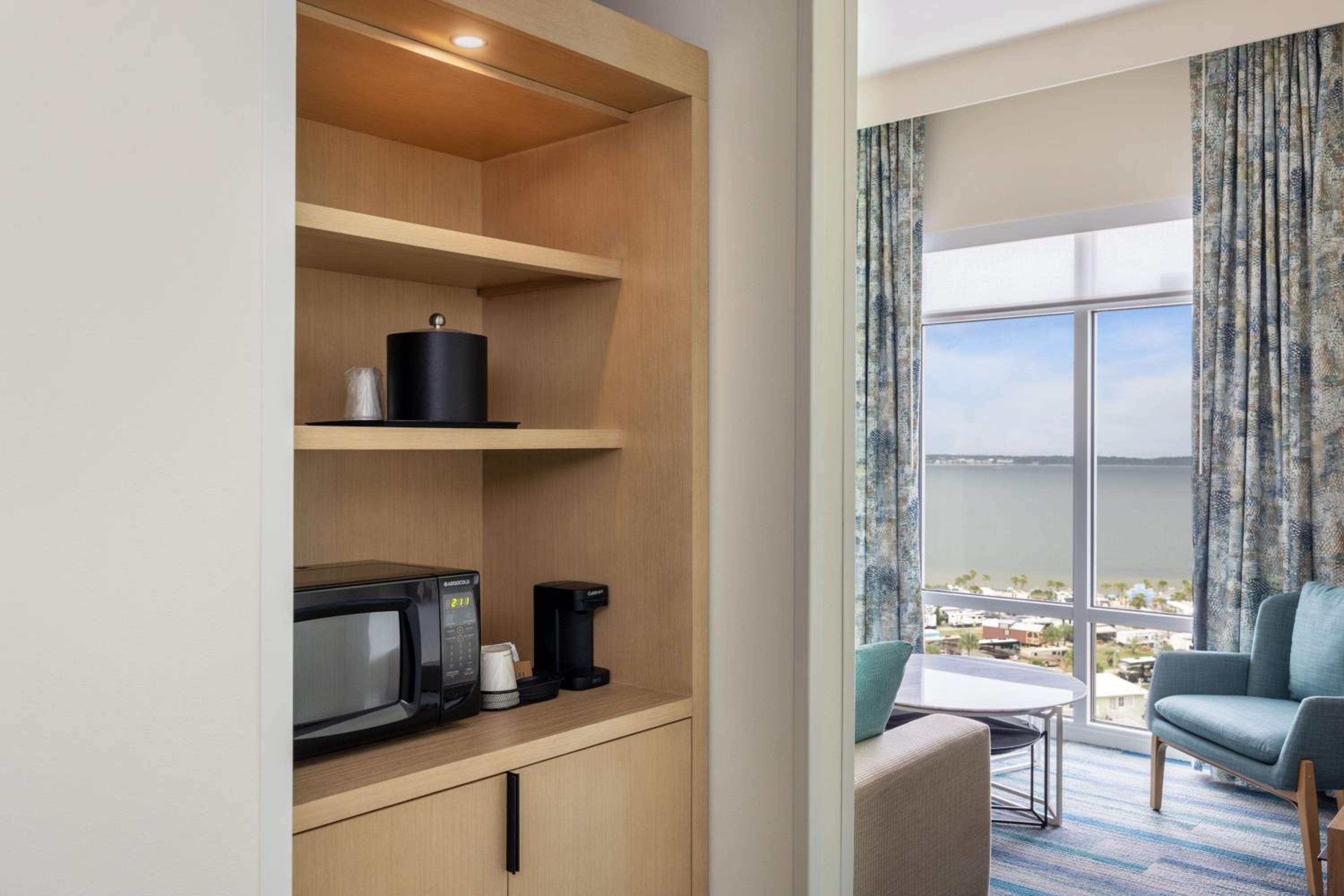 One-Bedroom Suite with One King Bed, One Set of Bunk Beds, Sofa Bed and Bathtub - Mobility Access