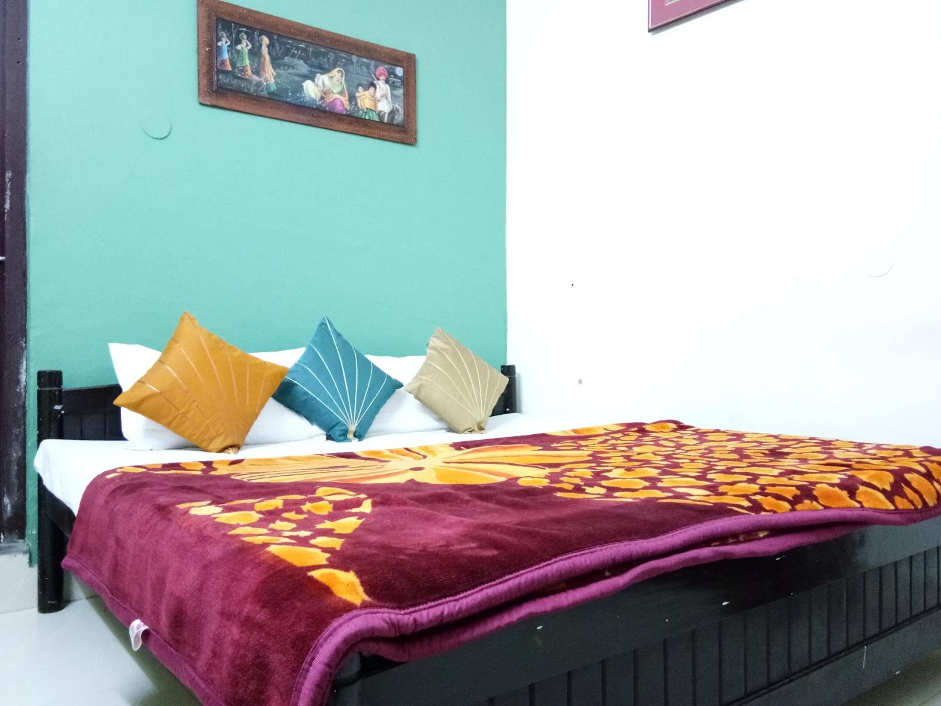 Budget Double Room - Photo 4