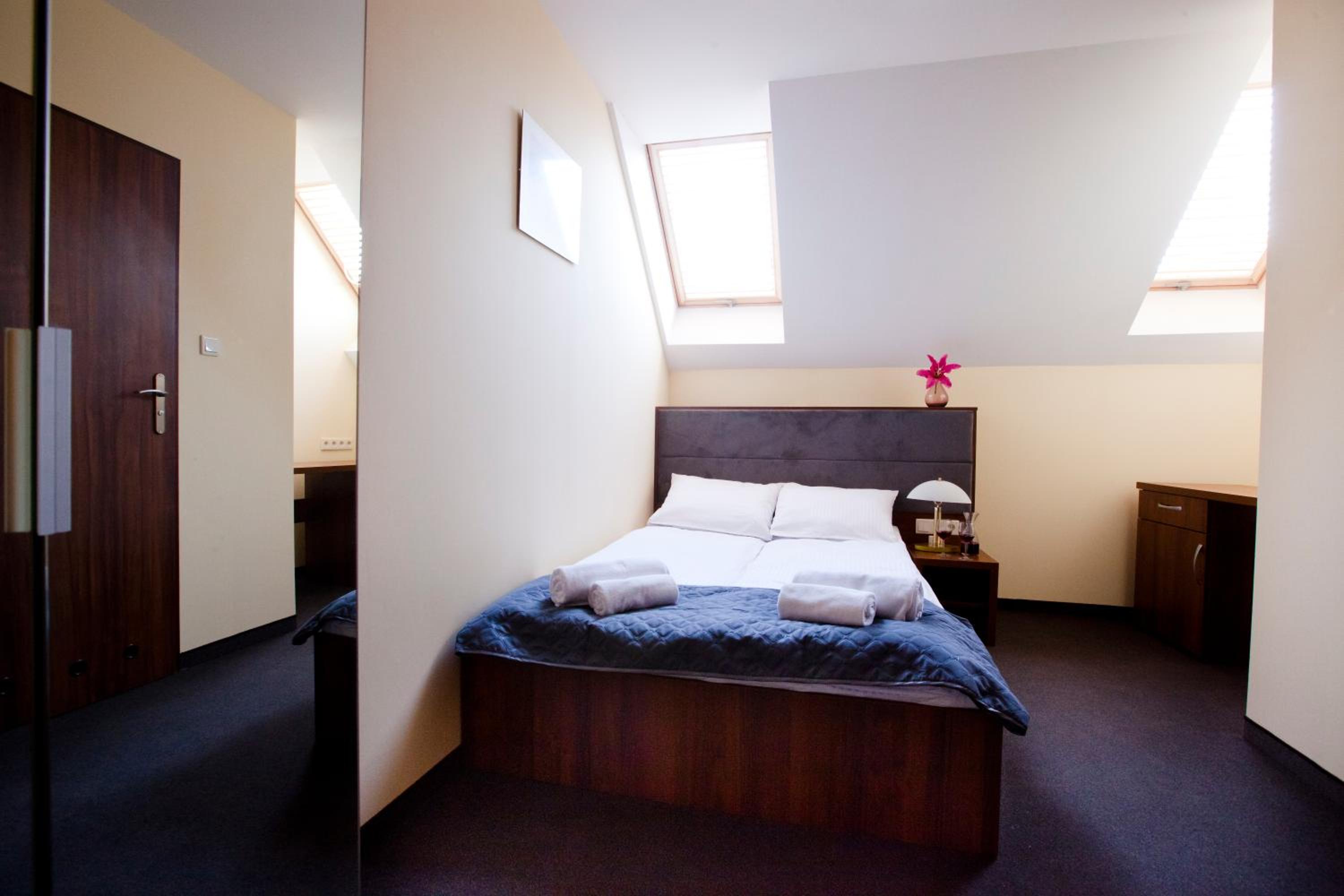 Large Single Room