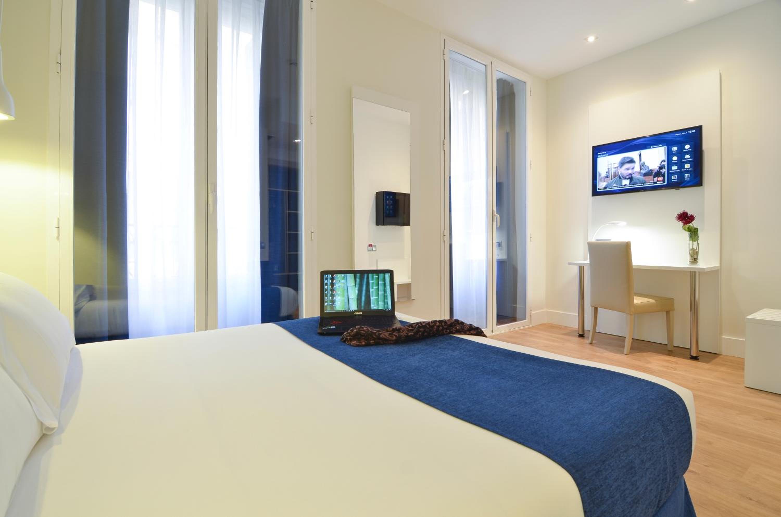 Double Room - Photo 4