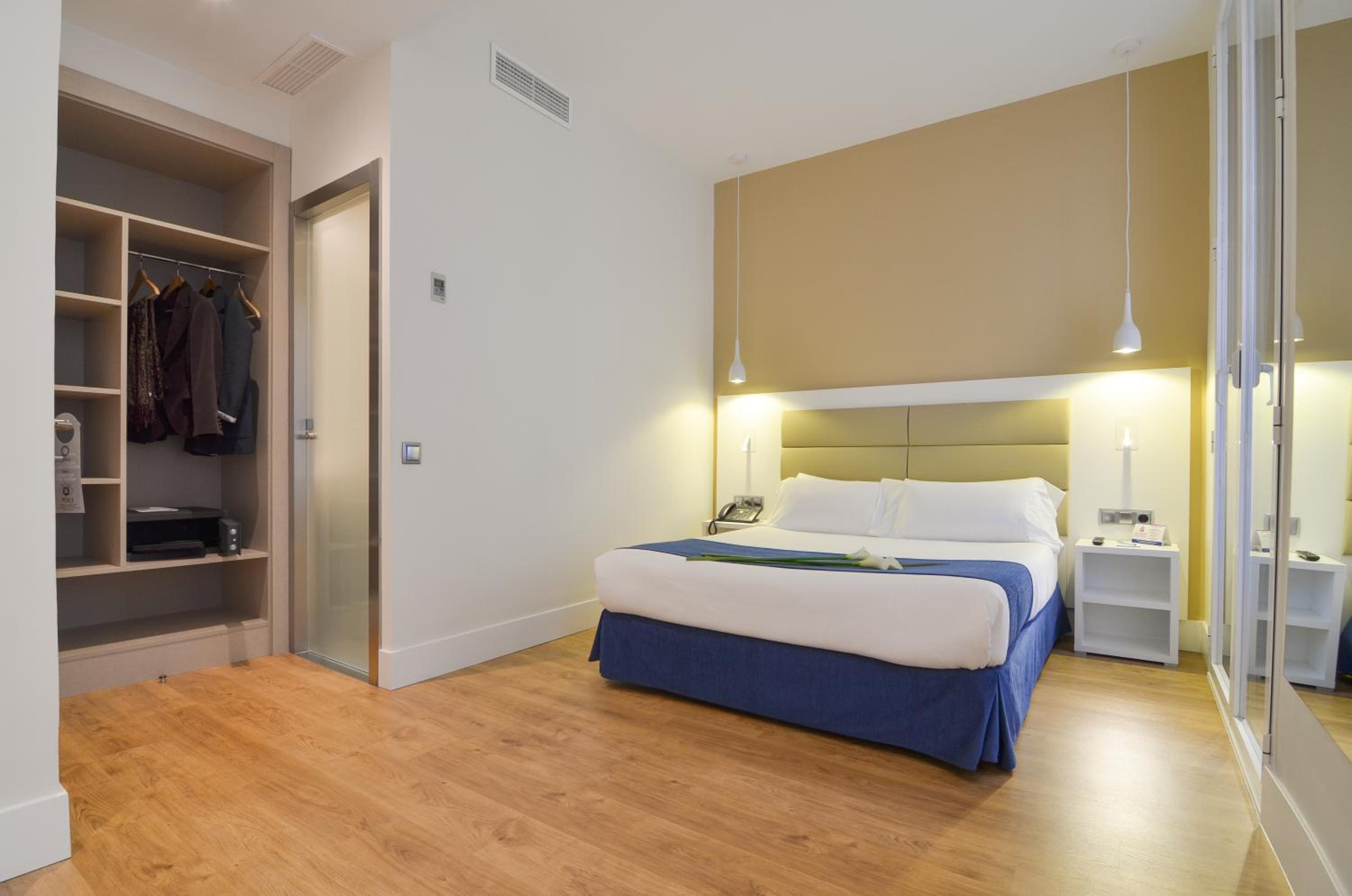 Double Room - Photo 3