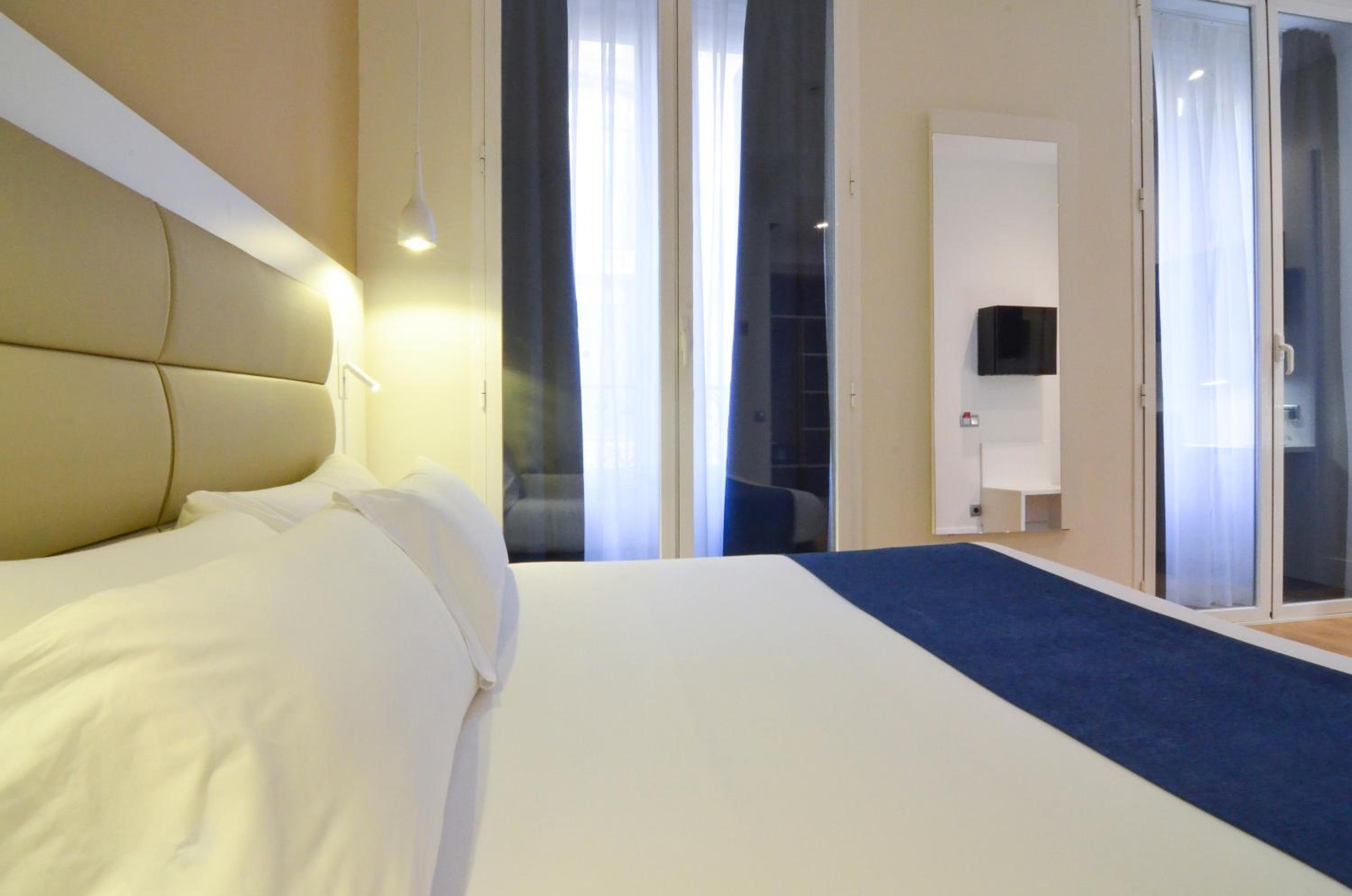 Double Room - Photo 5