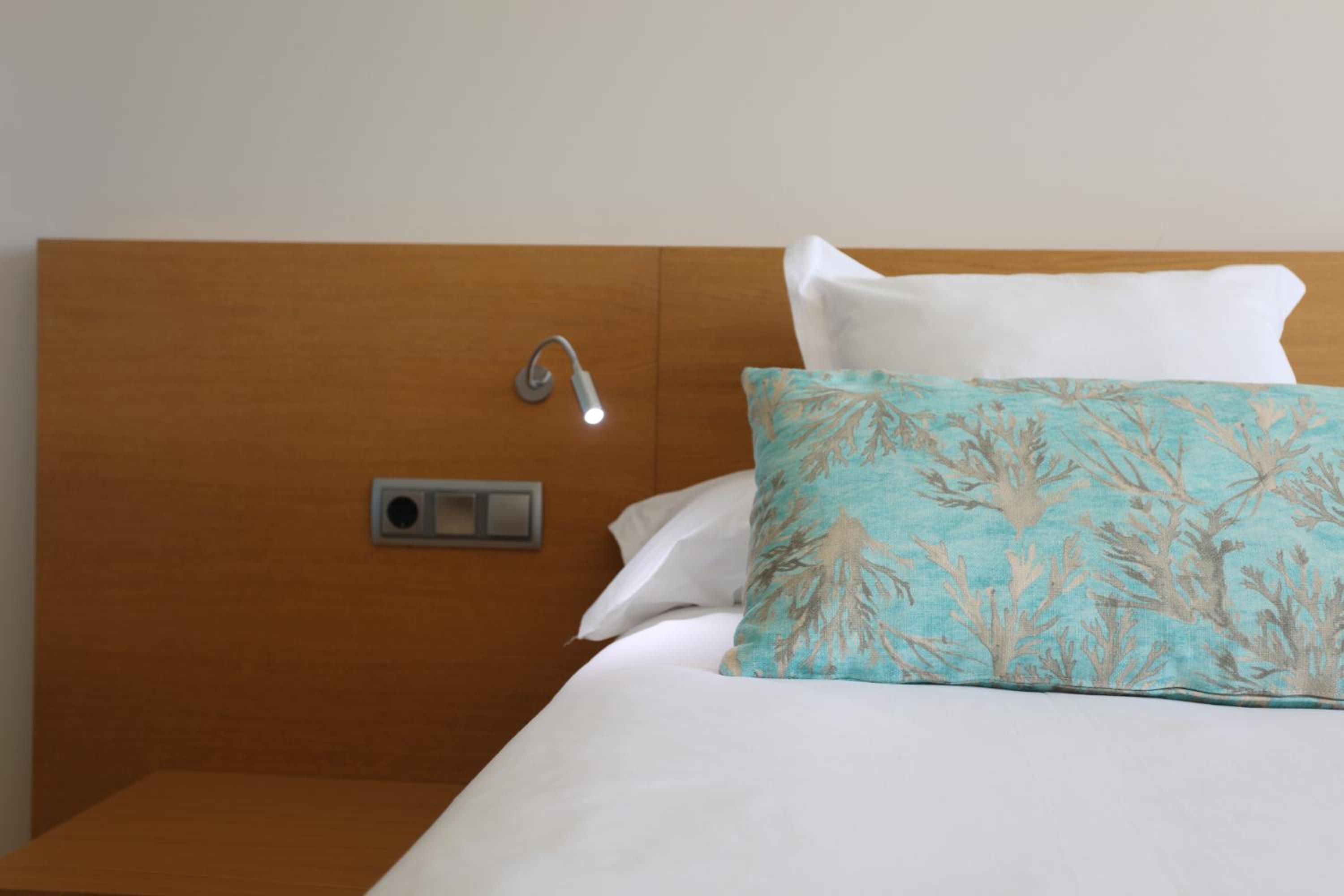 Superior Double or Twin Room with Partial Sea View