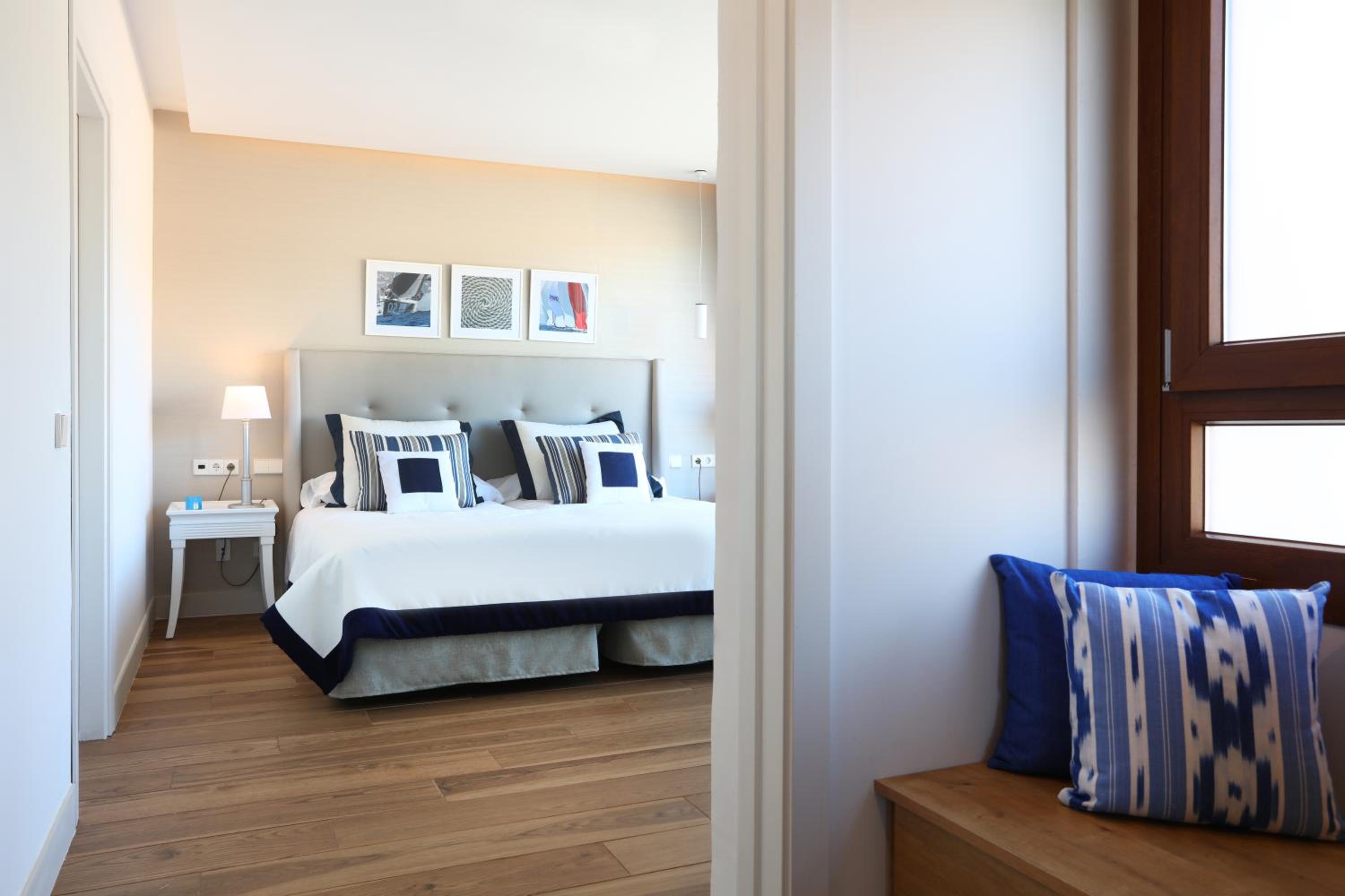 Suite with Sea View - Photo 9